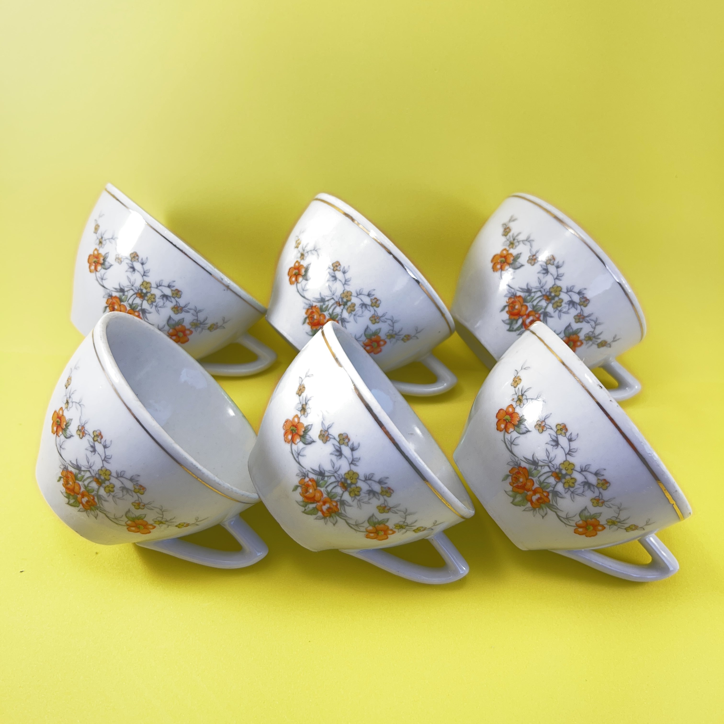 Porcelana Pozzani: Xícaras de chá sem pires