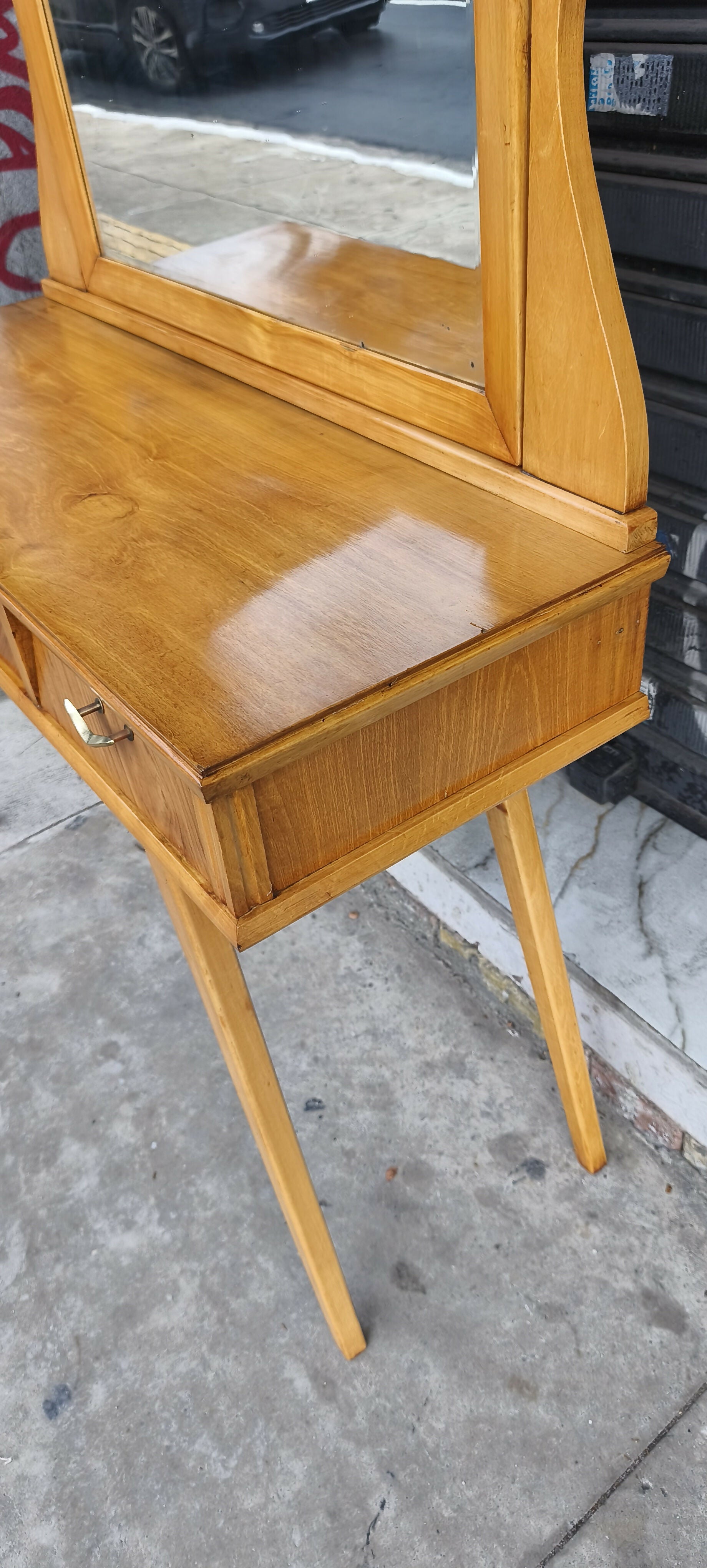 Penteadeira Pé Palito com espelho bisotado