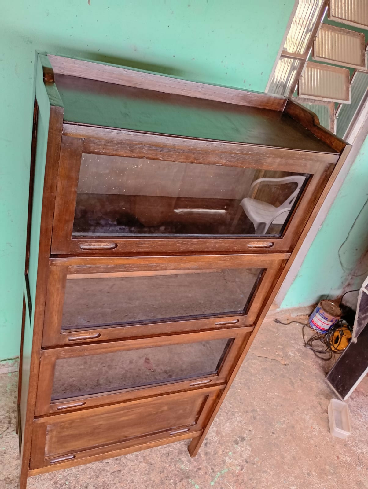 Estante basculante livreiro 4 portas ja restaurada funcionando perfeitamente