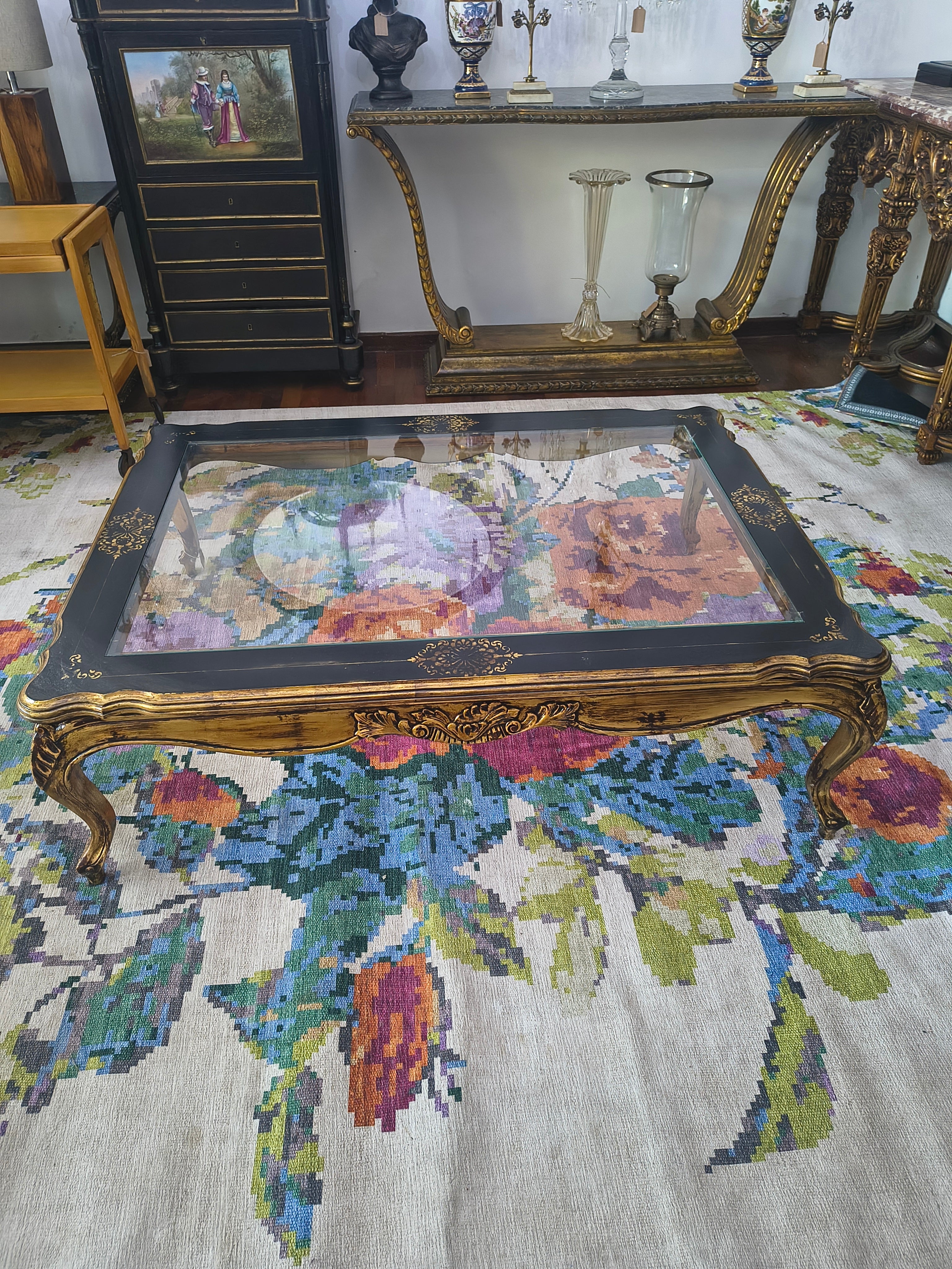 Mesa de Centro em madeira, folhas a ouro e vidro