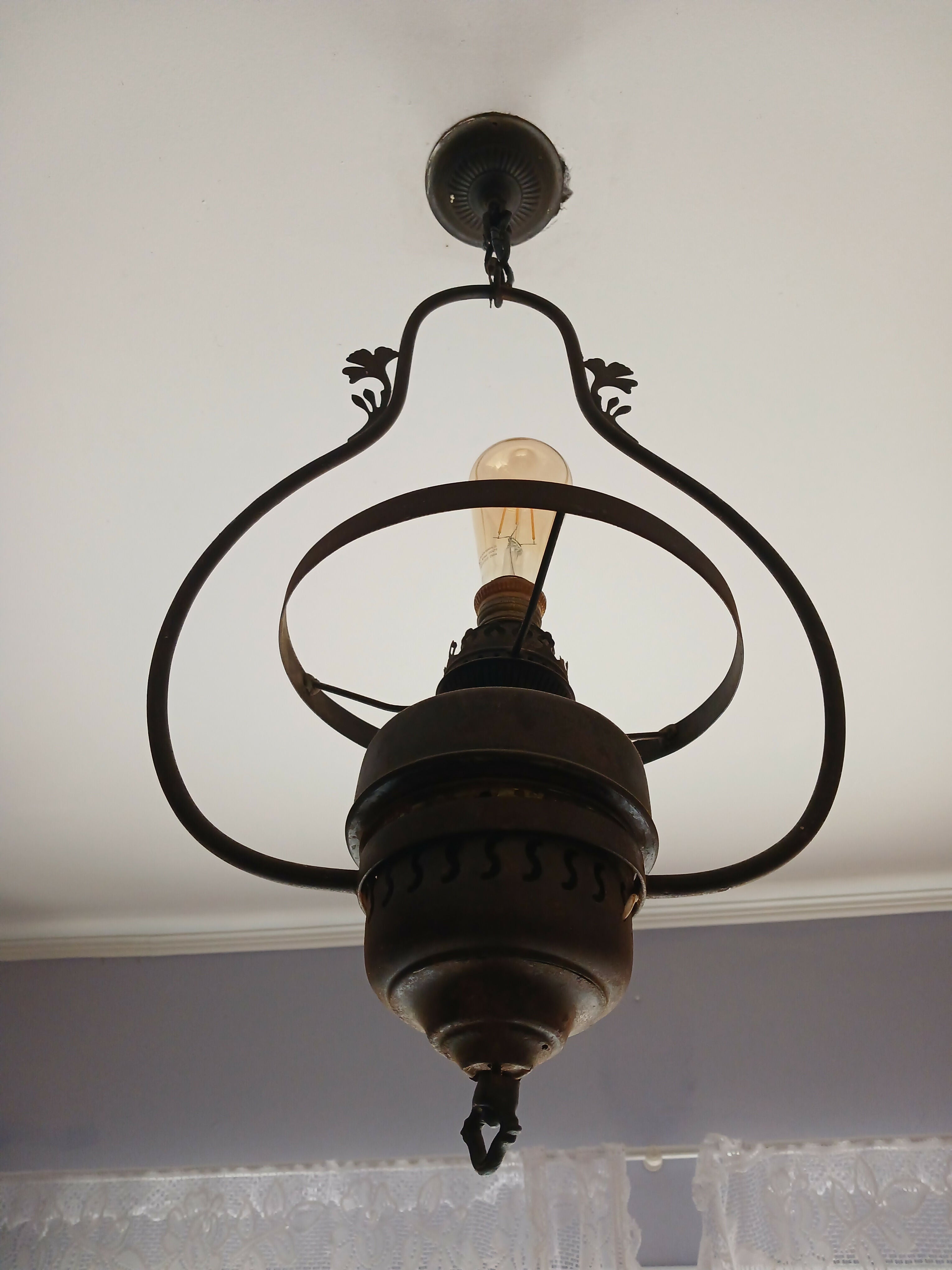 Pendente / luminária de teto antiga em ferro