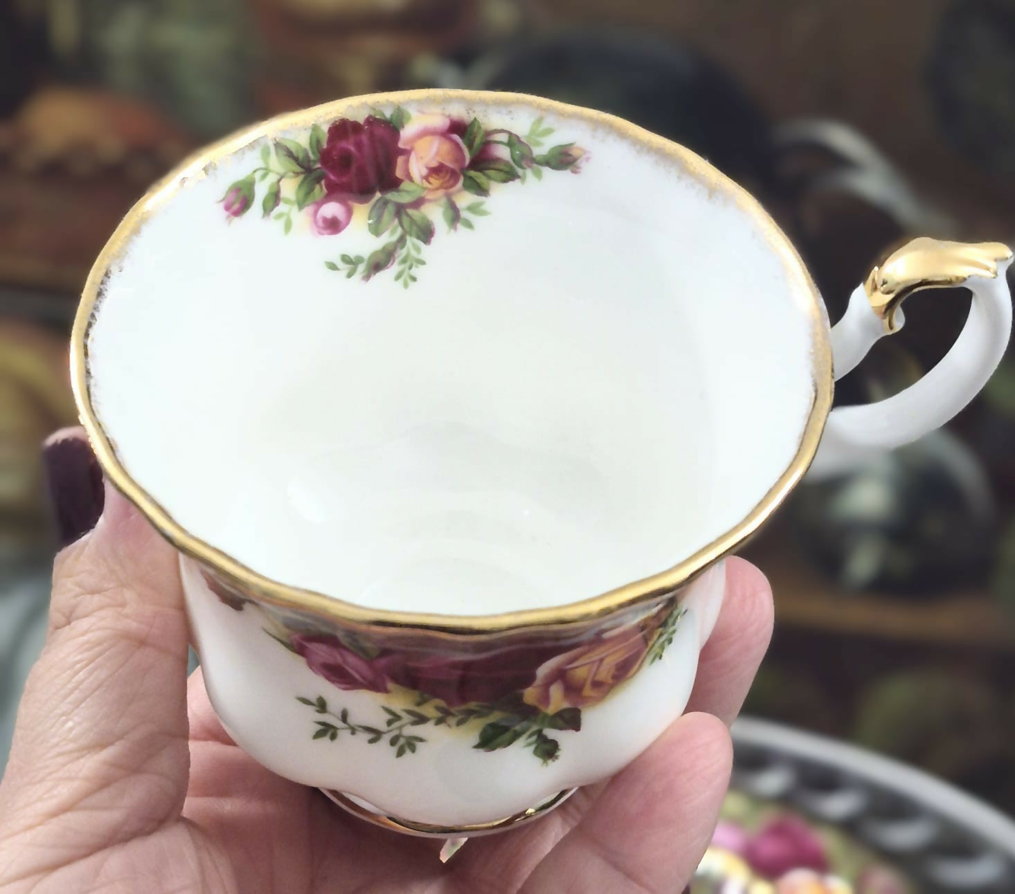 Par de trios de chá em porcelana Fine Bone China inglesa Royal Albert, Old Country Roses.