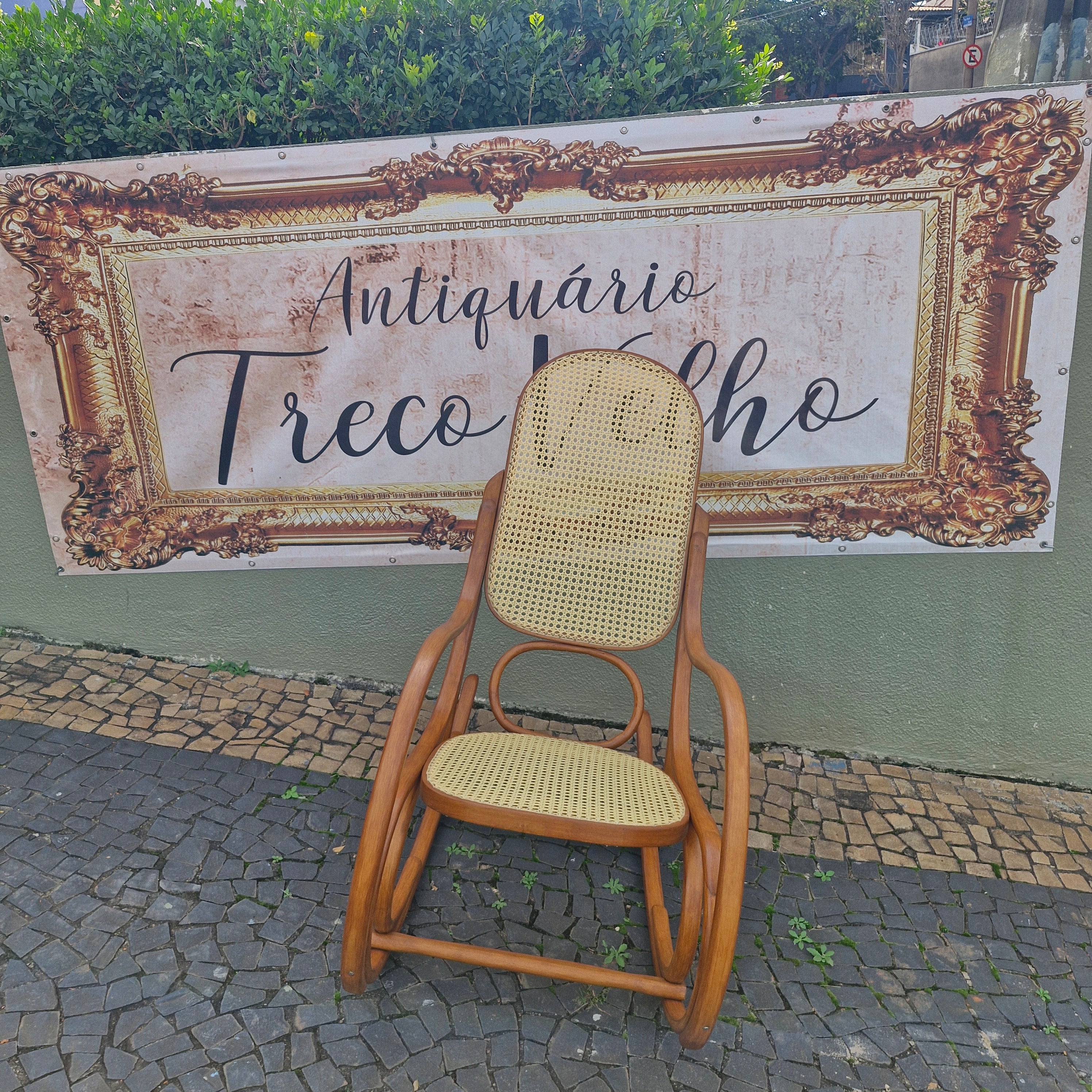 Cadeira de Balanço com palhinha 