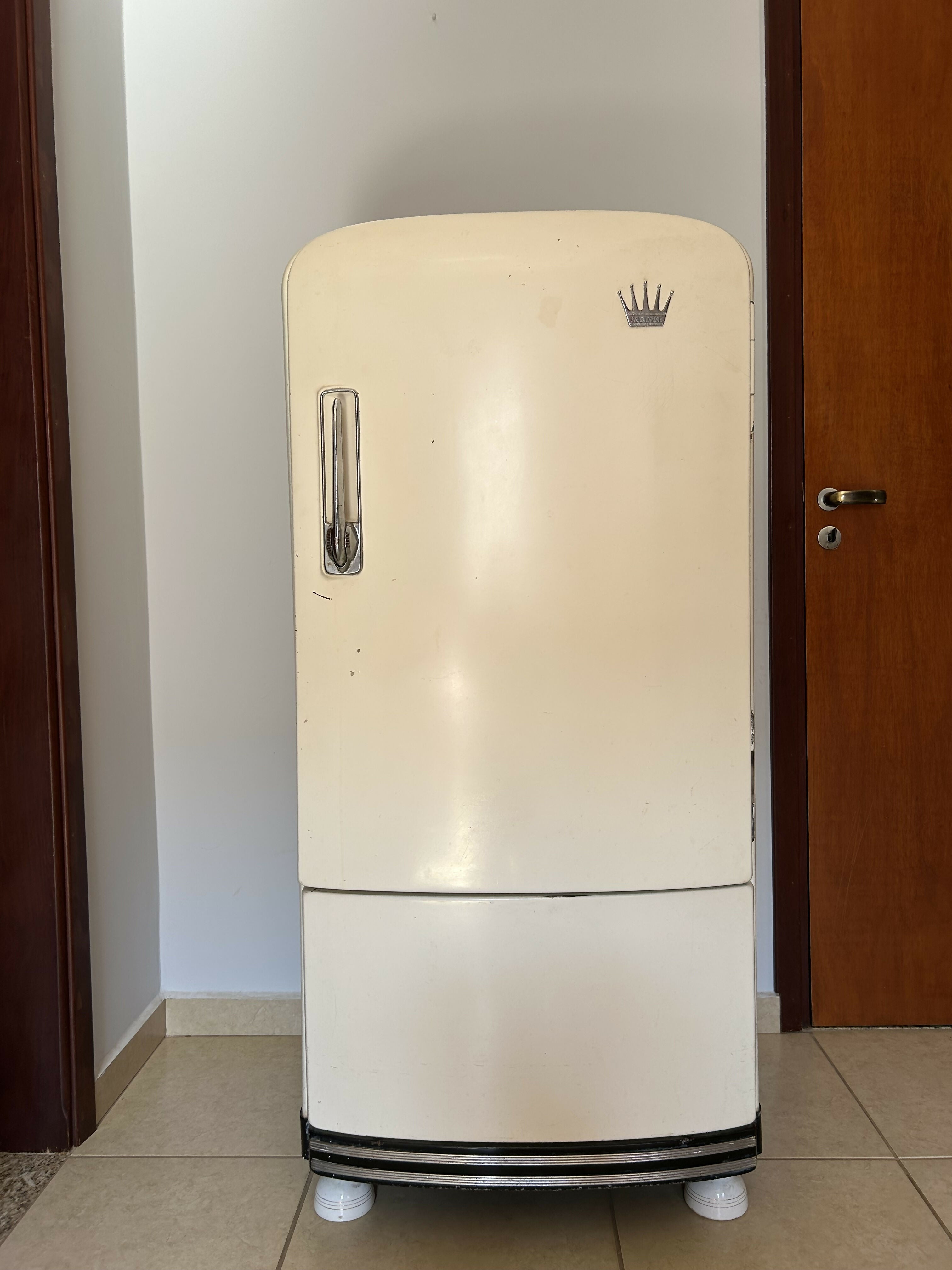Geladeira Frigidaire (fabricação 1940/1950). Excelente estado de conservação