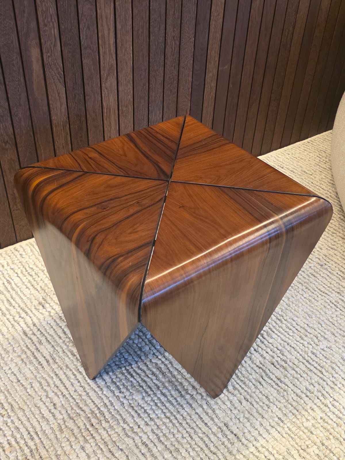Mesa Lateral quadrada Pétala - Zalszupin 