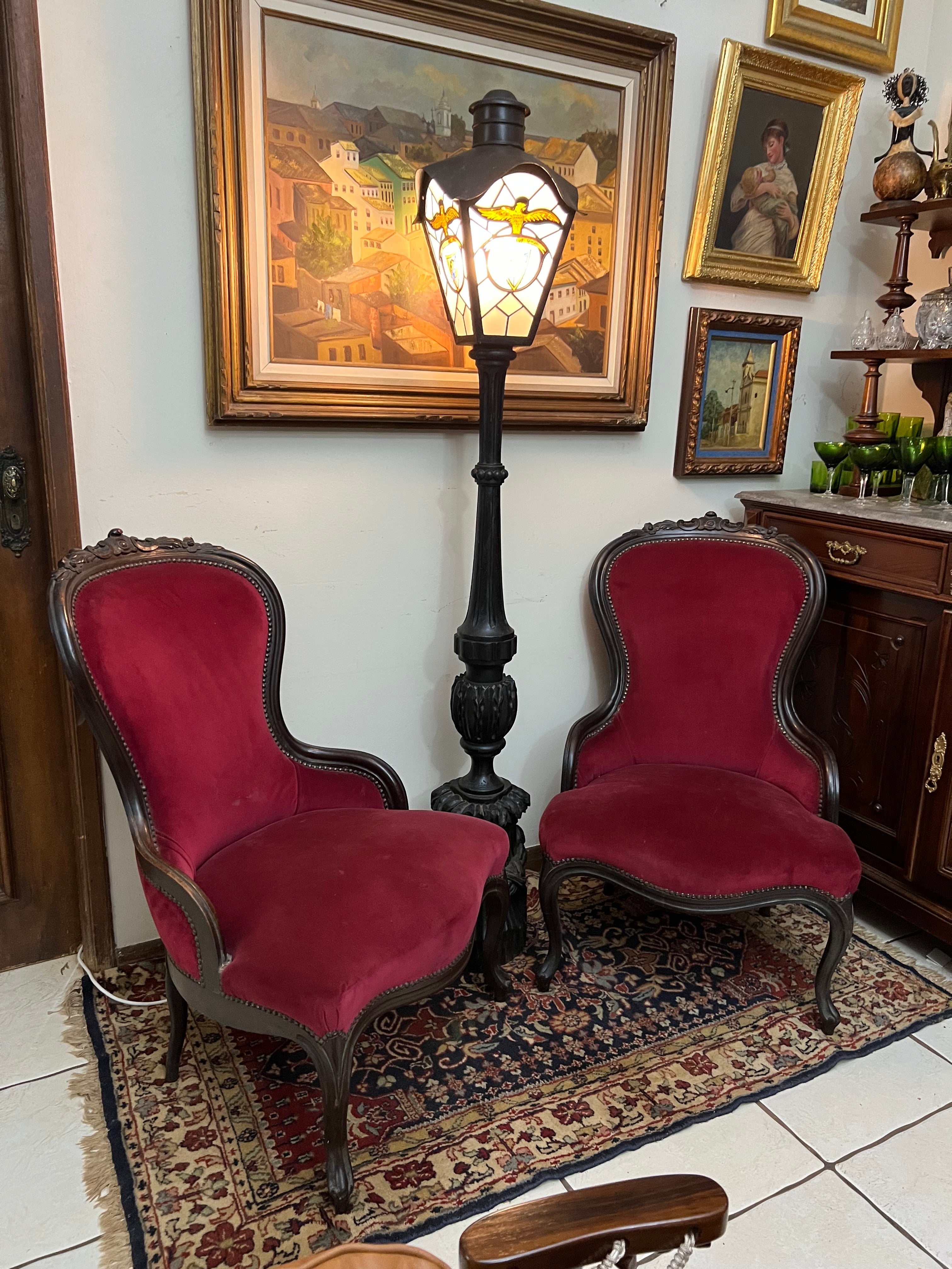 Maravilhoso par de poltronas  Vitoriana