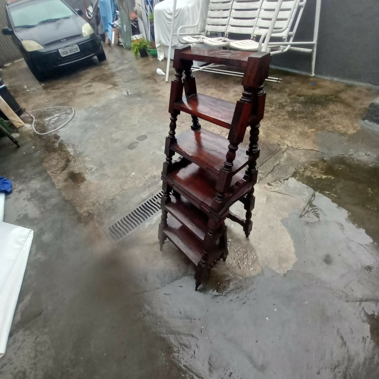 Cadeira / escada em madeira