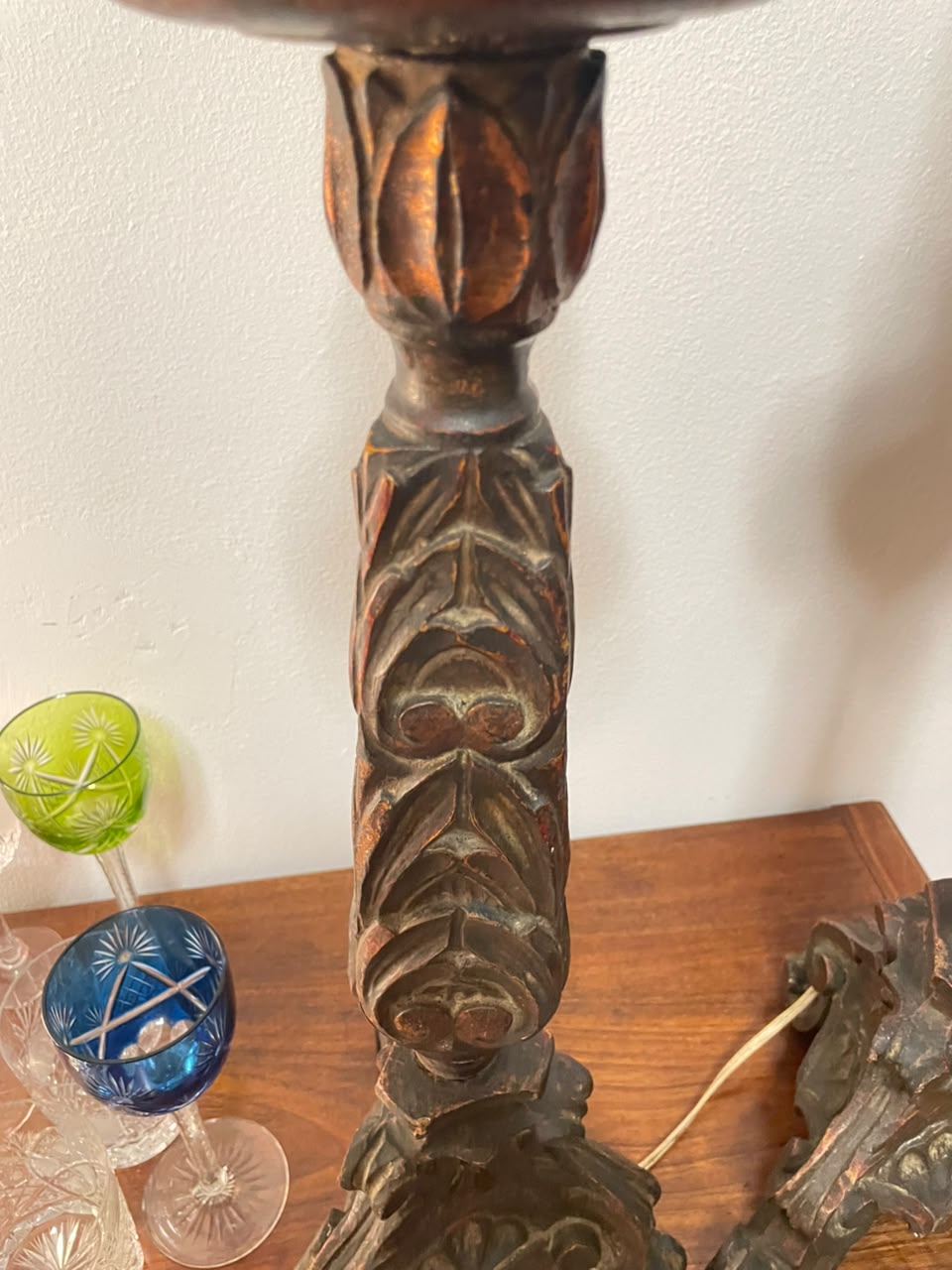 Par de grandes tocheiros em madeira patinada 71cm