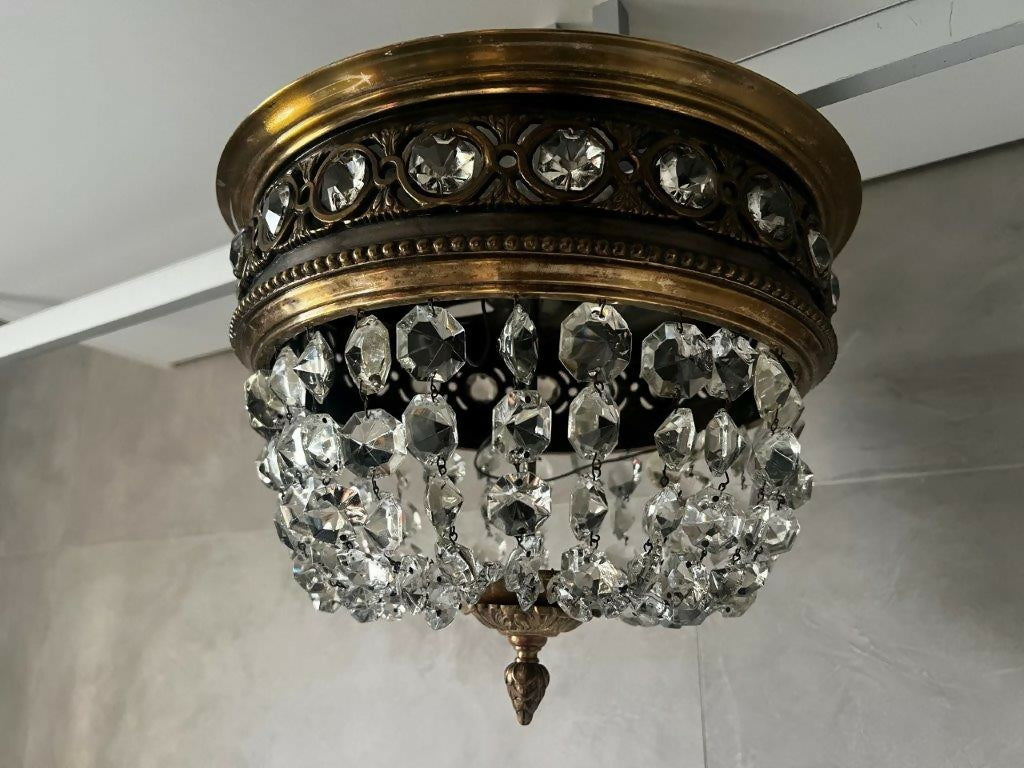 Antigo lustre de Bronze e Cristais