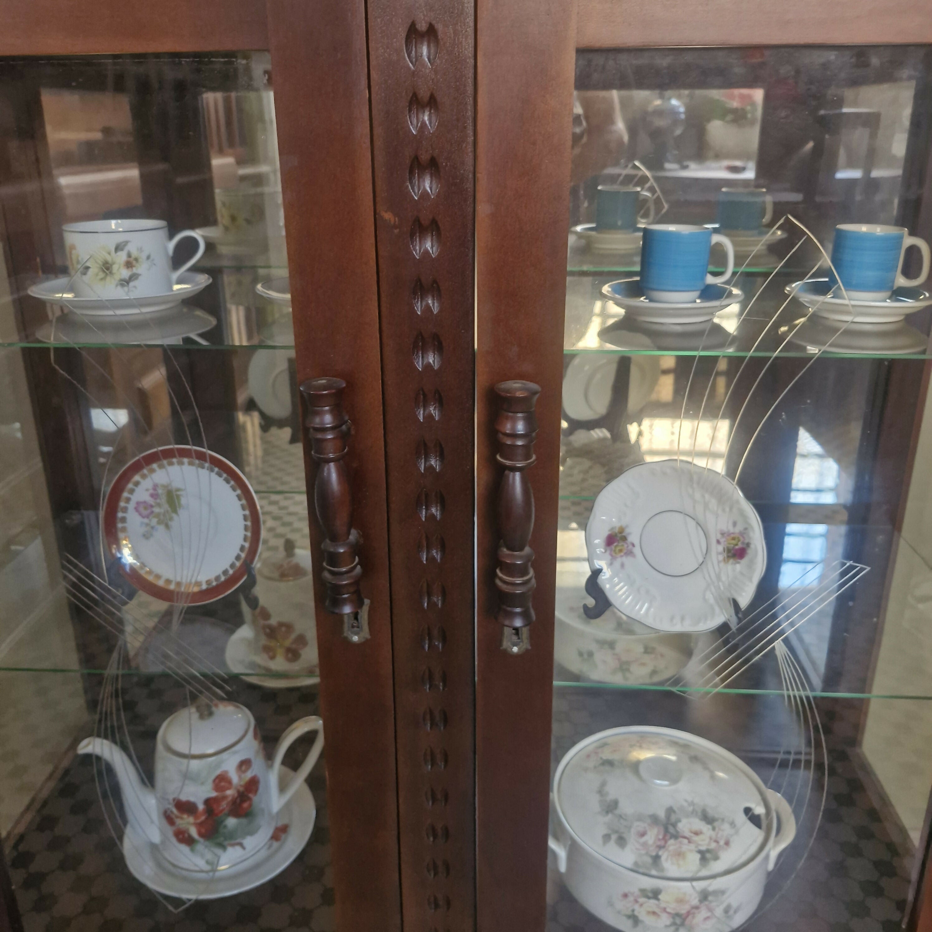 Cristaleira Art Deco