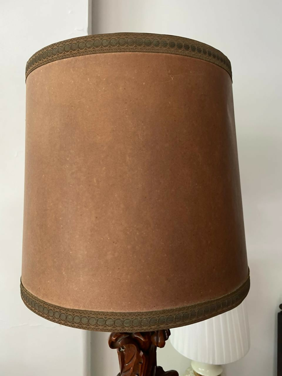 Gigante Abajur Tocheiro de Chão em Jacarandá Entalhado Século XIX