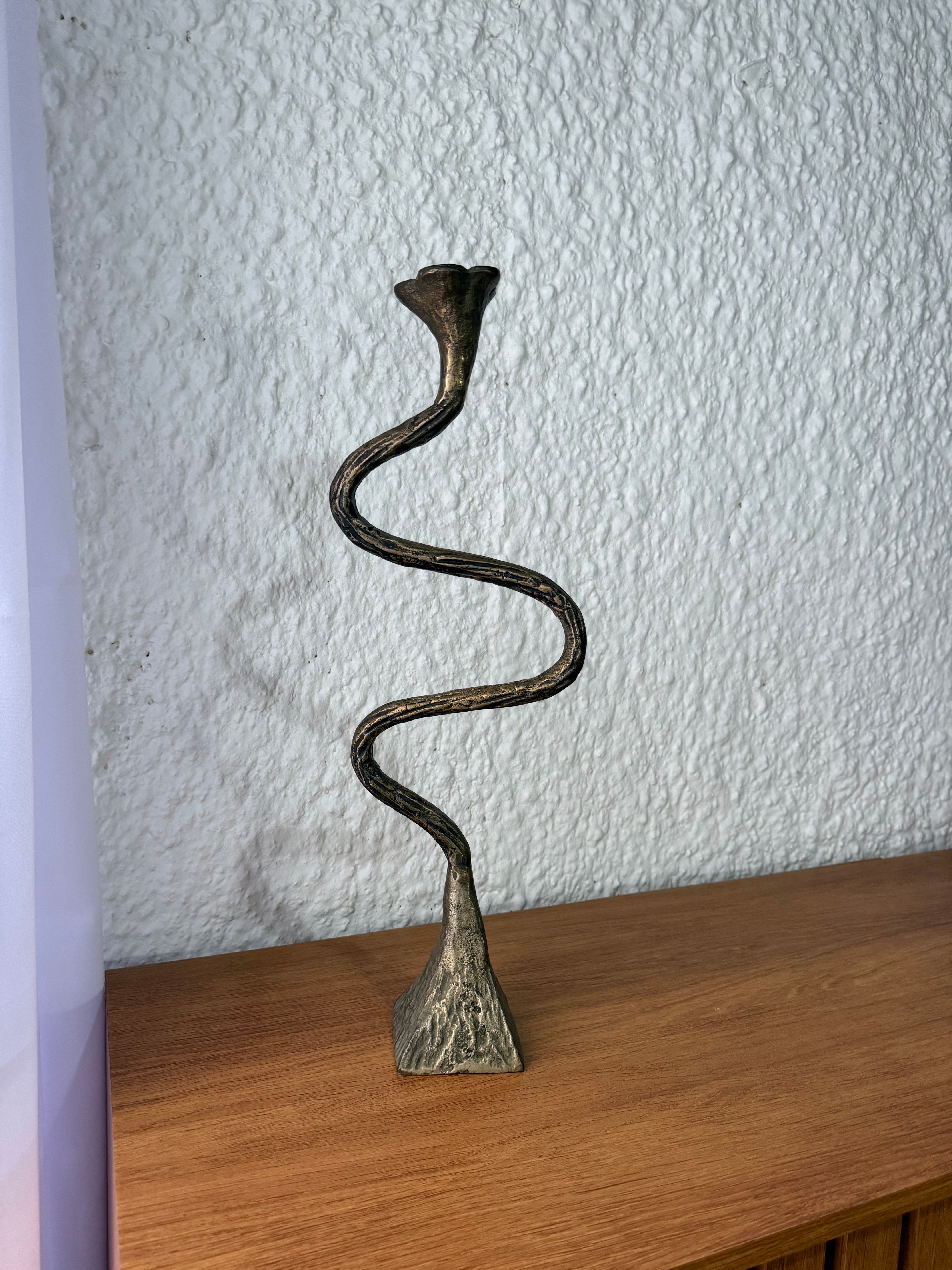 Castiçal Escultórico em Bronze/Latão Patinado – Design Orgânico