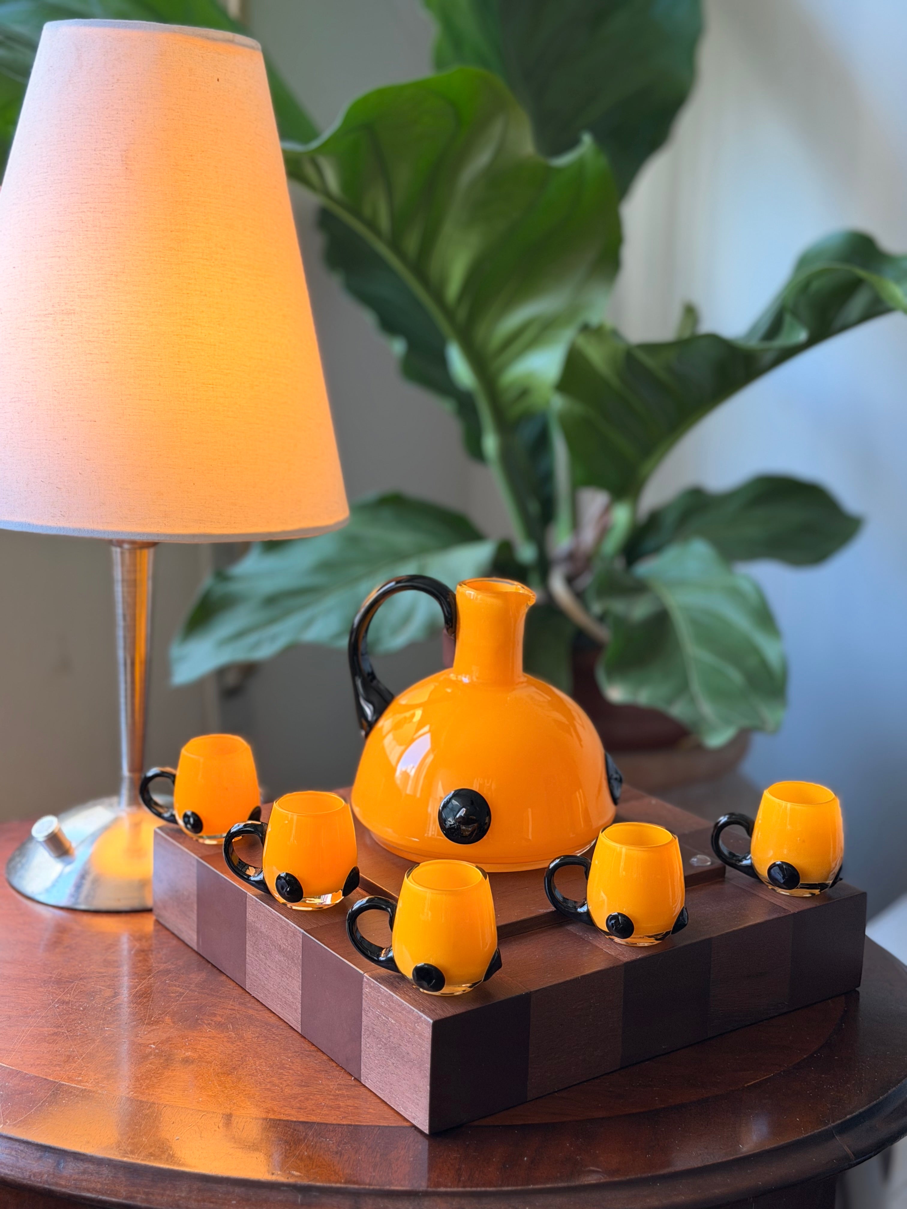 Licoreira e 5 copinhos em vidro amarelo e preto - Tango Glass