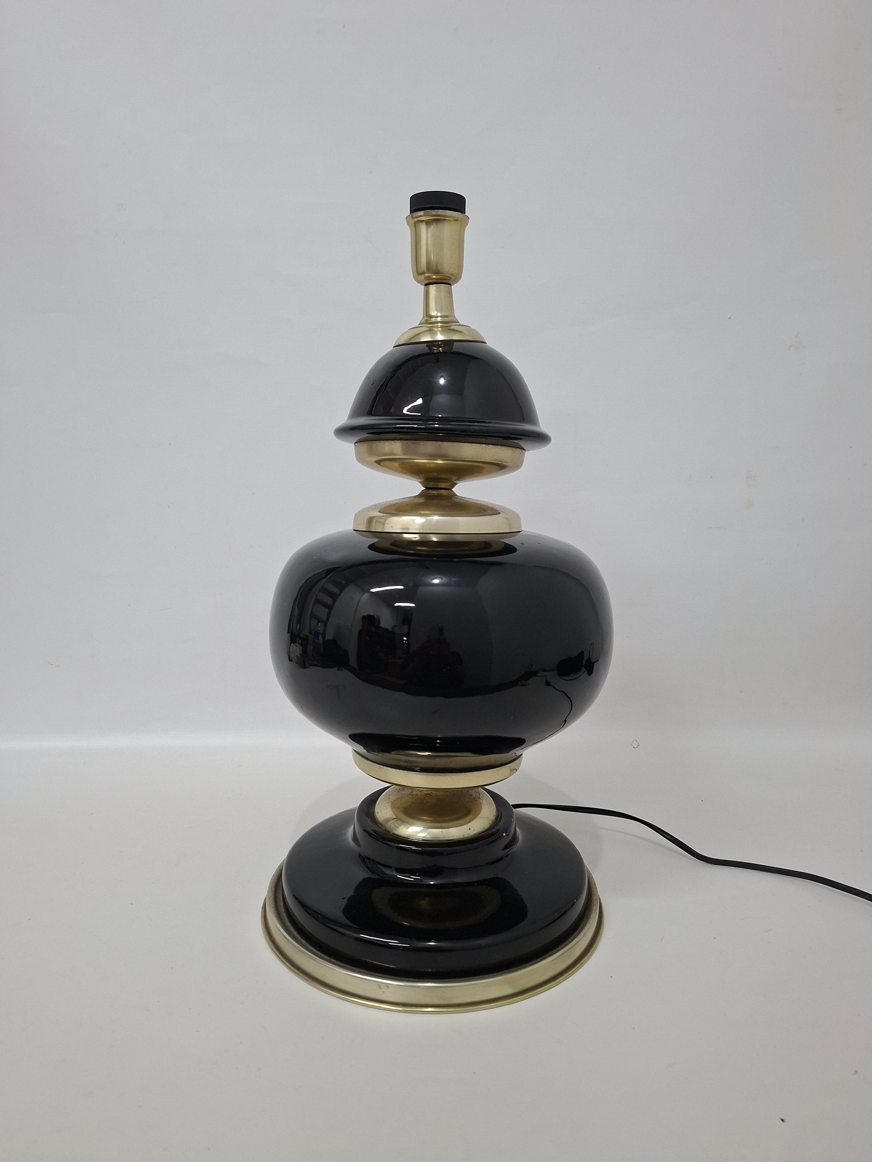 Luminária / Abajur Grande preto e dourado Cerâmica Tupy com cúpula cilíndrica escura 