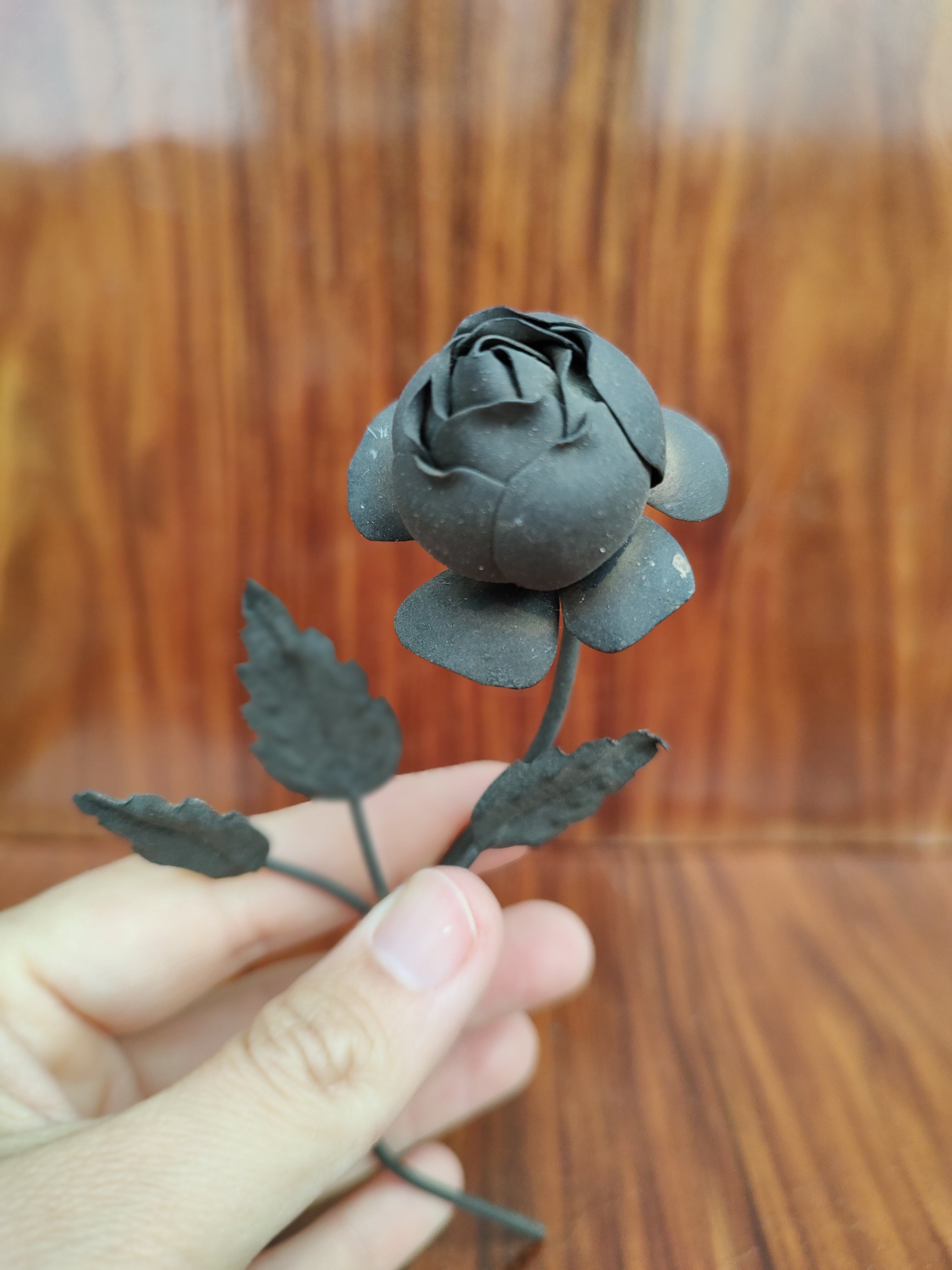 Antiga e singela Flor / Rosa em metal