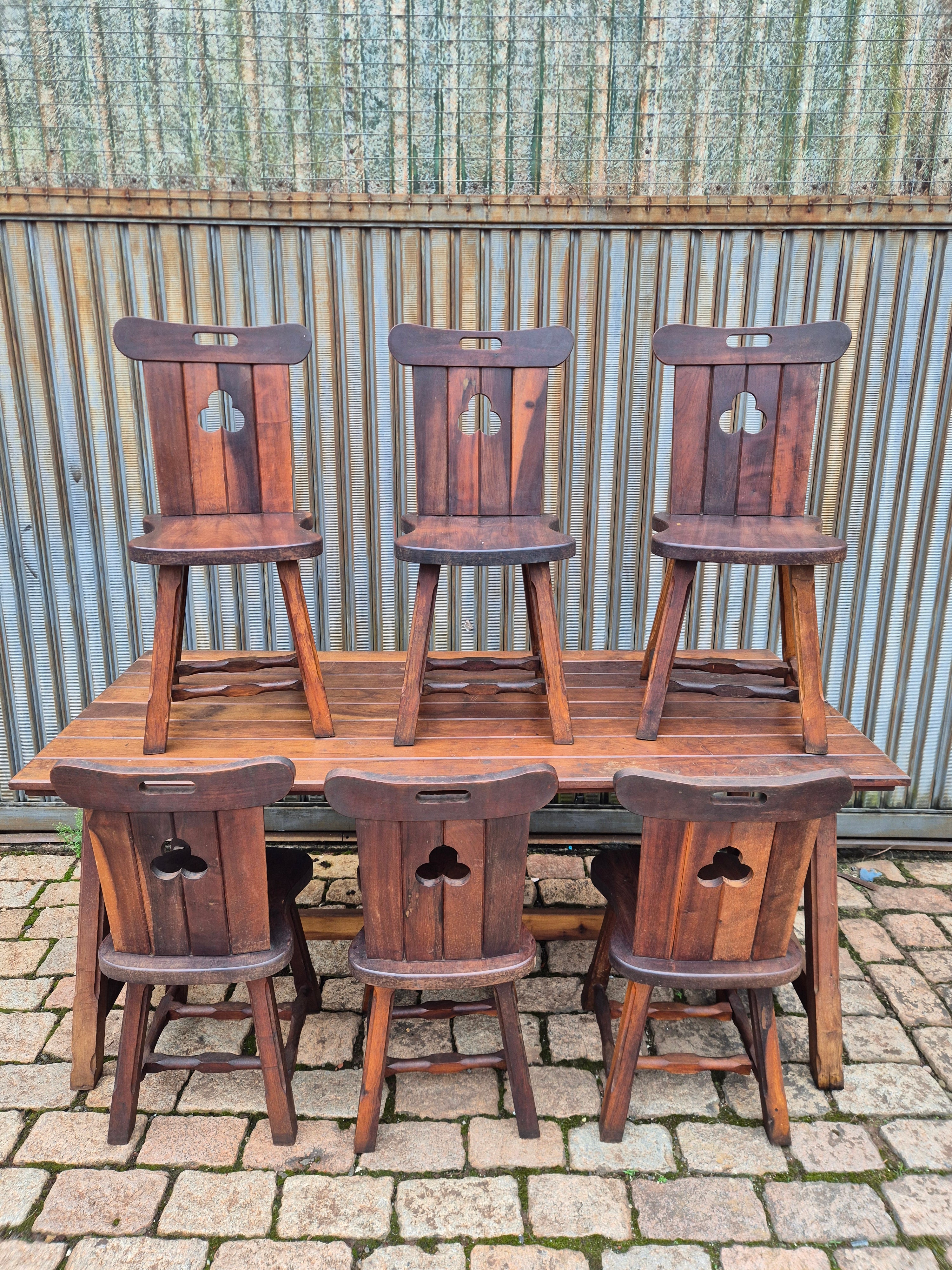 Raro conjunto de mesa e 6 cadeiras ao estilo campesino casa de campo europeia