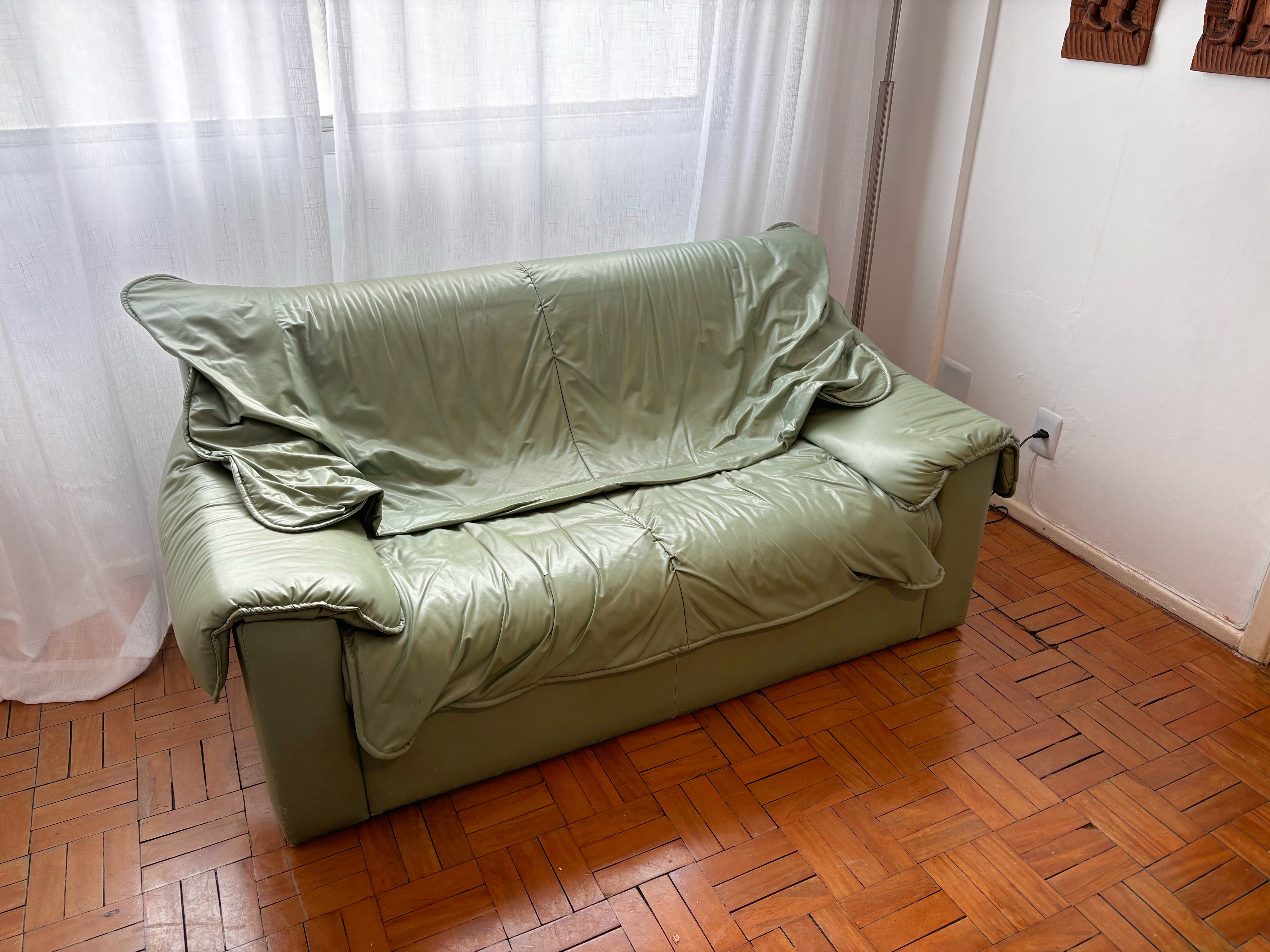 Sofá 2 lugares de design Italiano em couro verde - anos 70