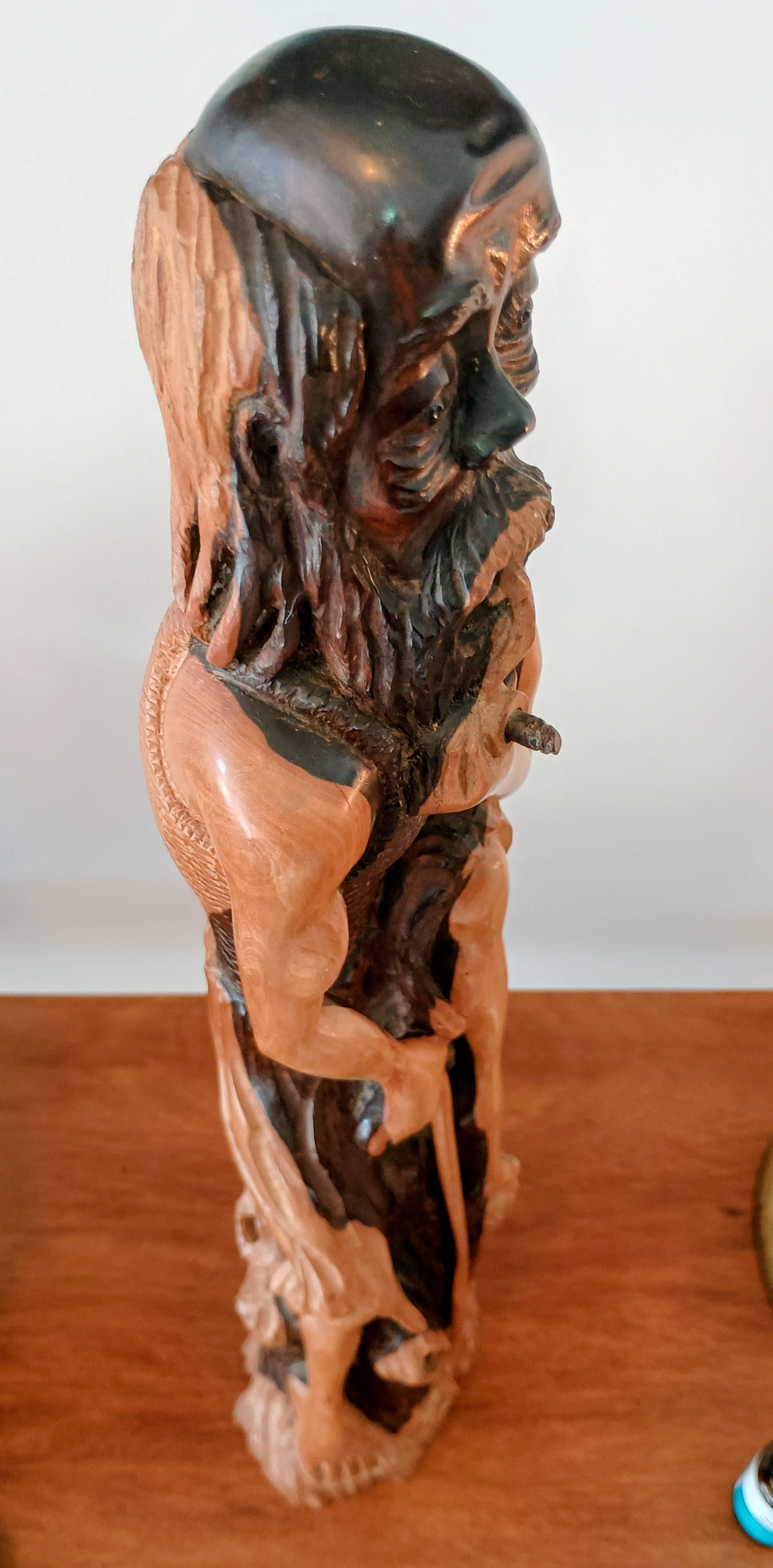 ESCULTURA EM MADEIRA DE LEI GONÇALO ALVES