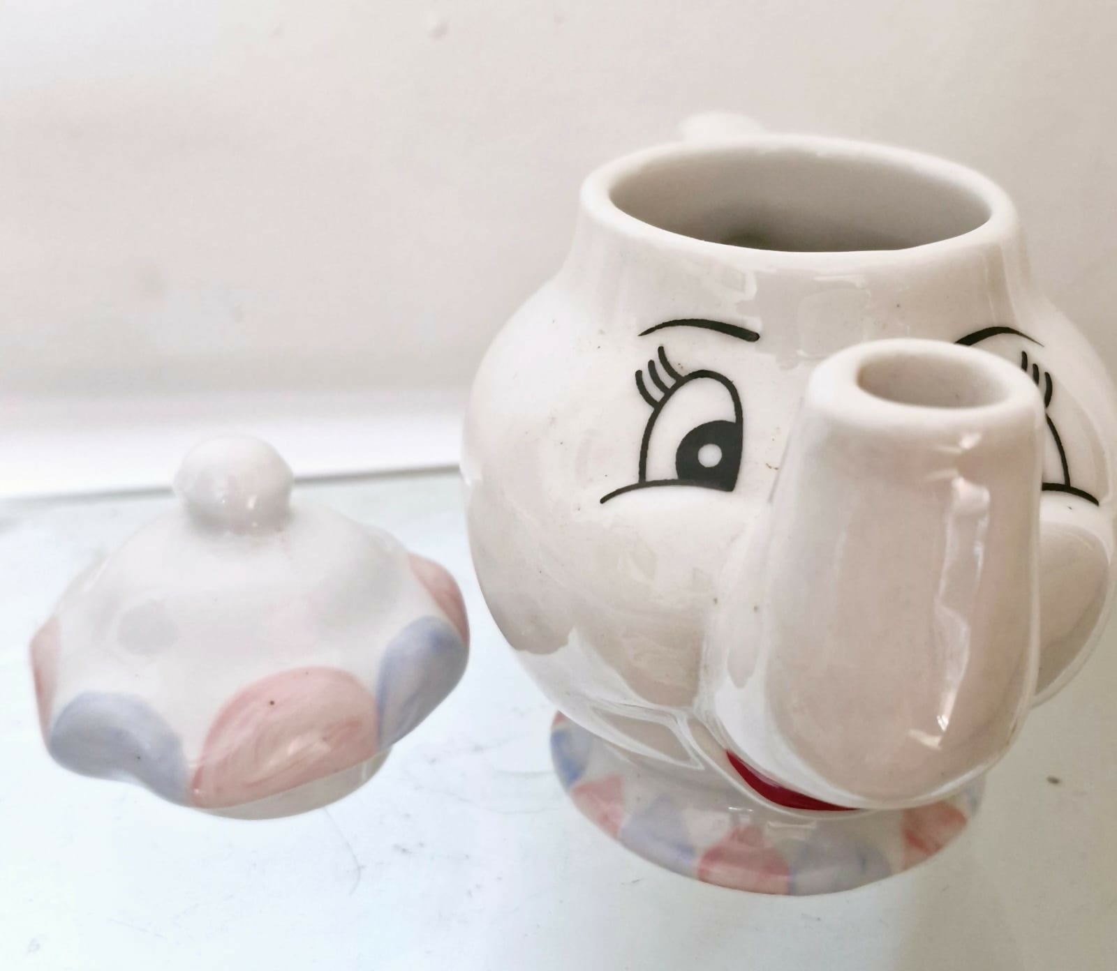 Lindíssimo Jogo de Chá Bela e a Fera em porcelana