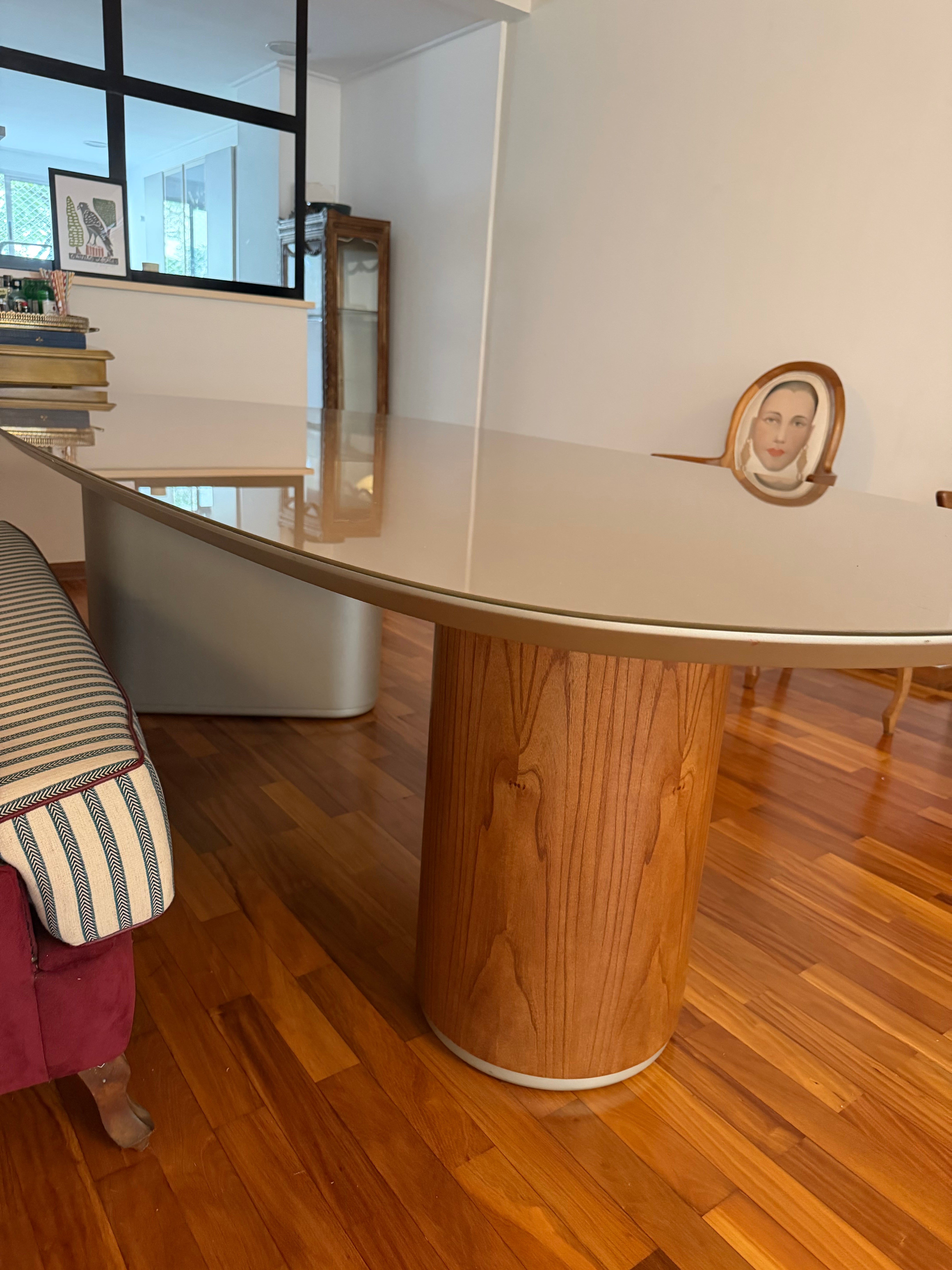 Mesa de jantar orgânica