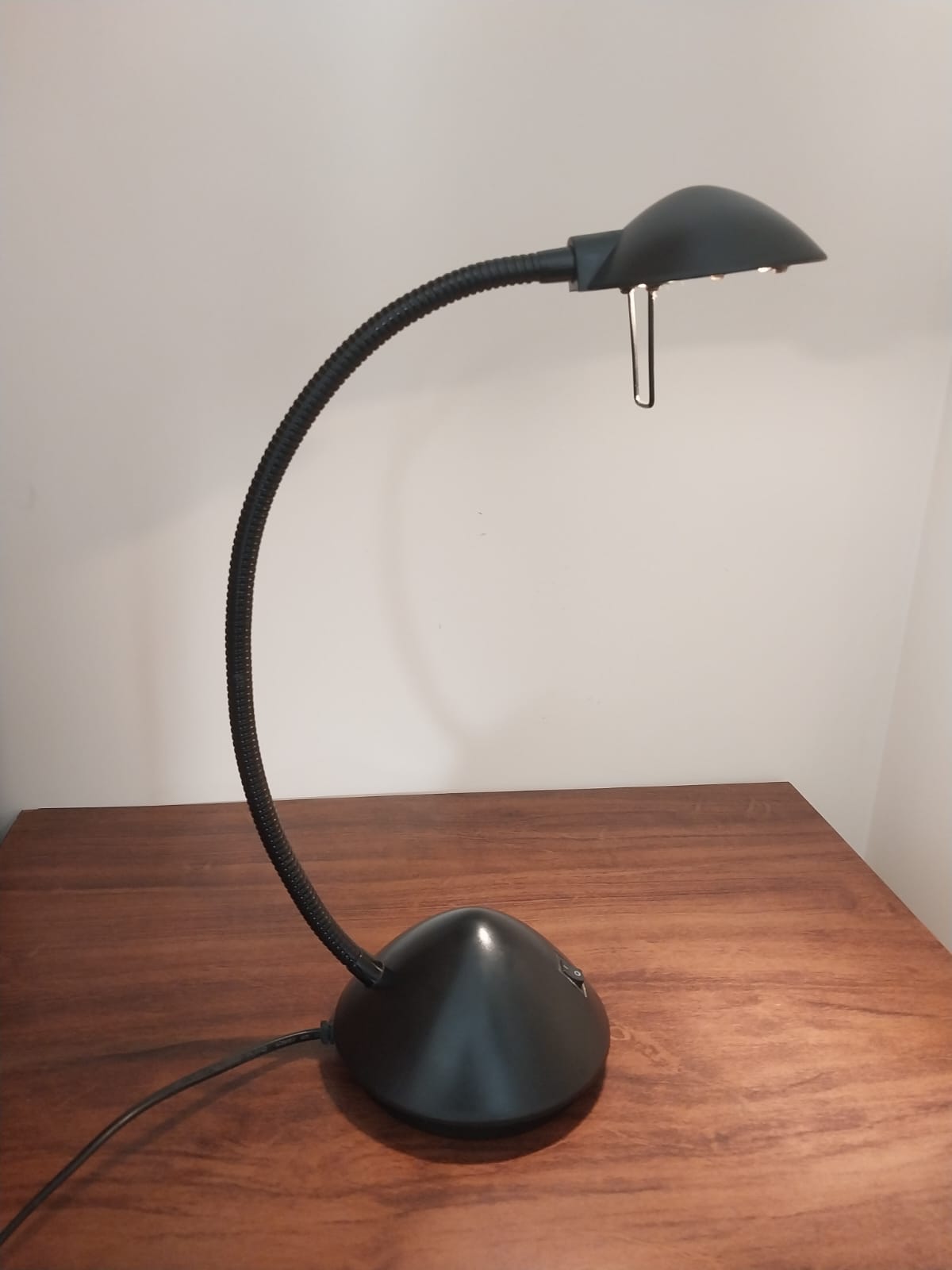 Luminária Design preta Anos 90