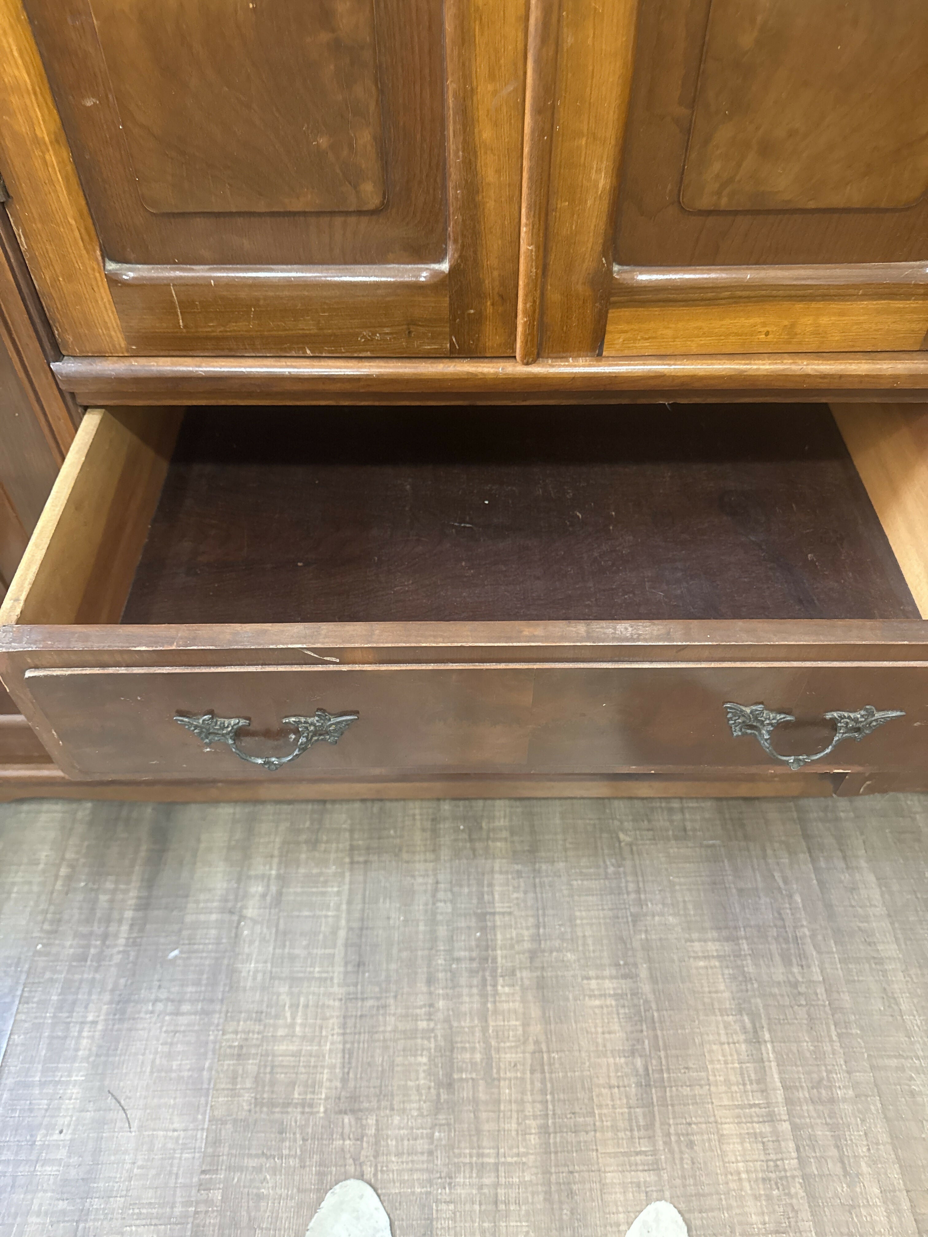 GUARDA-ROUPA ANOS 50