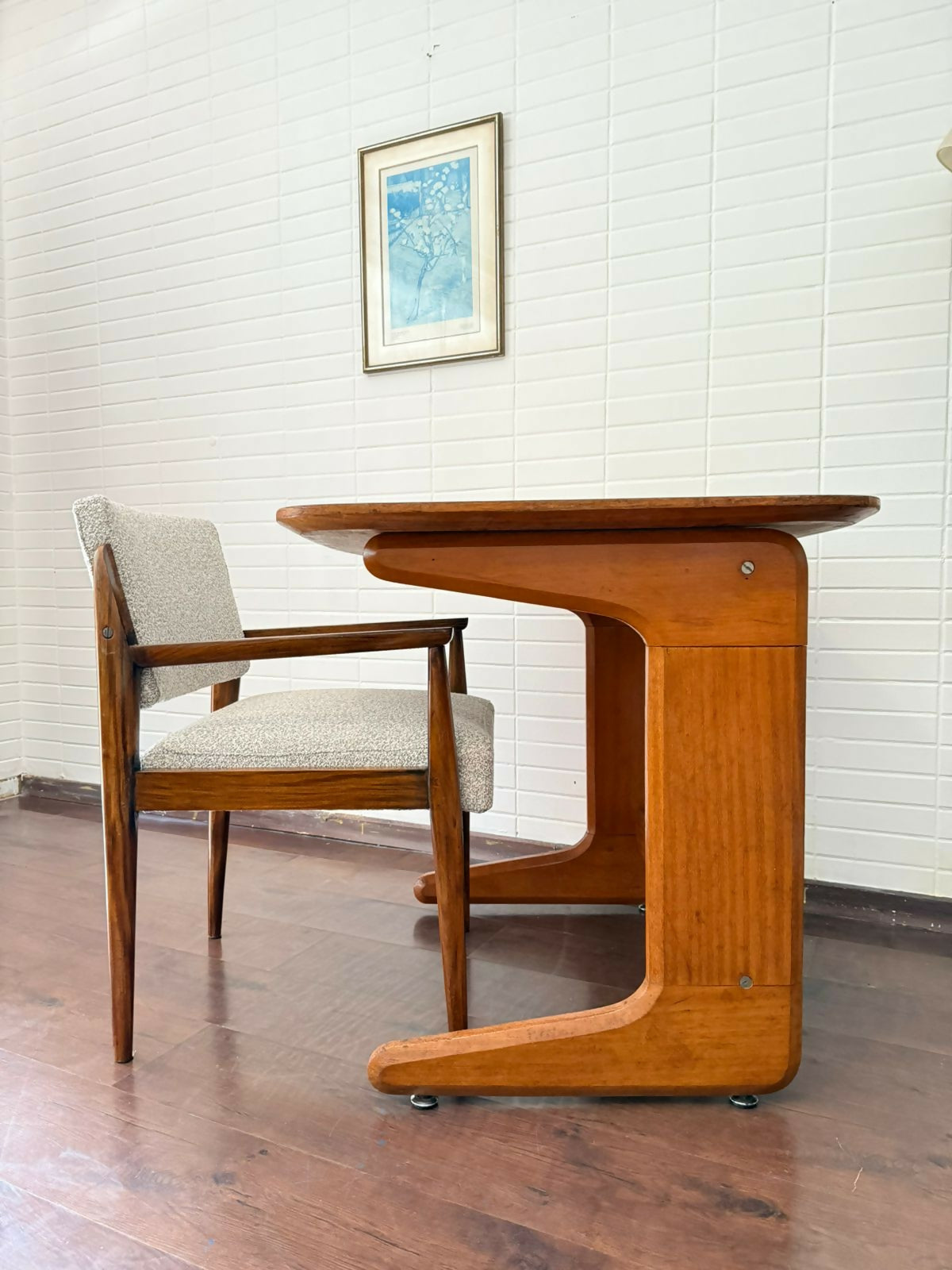 Escrivaninha / Mesa de estudos anos 60 em Freijó