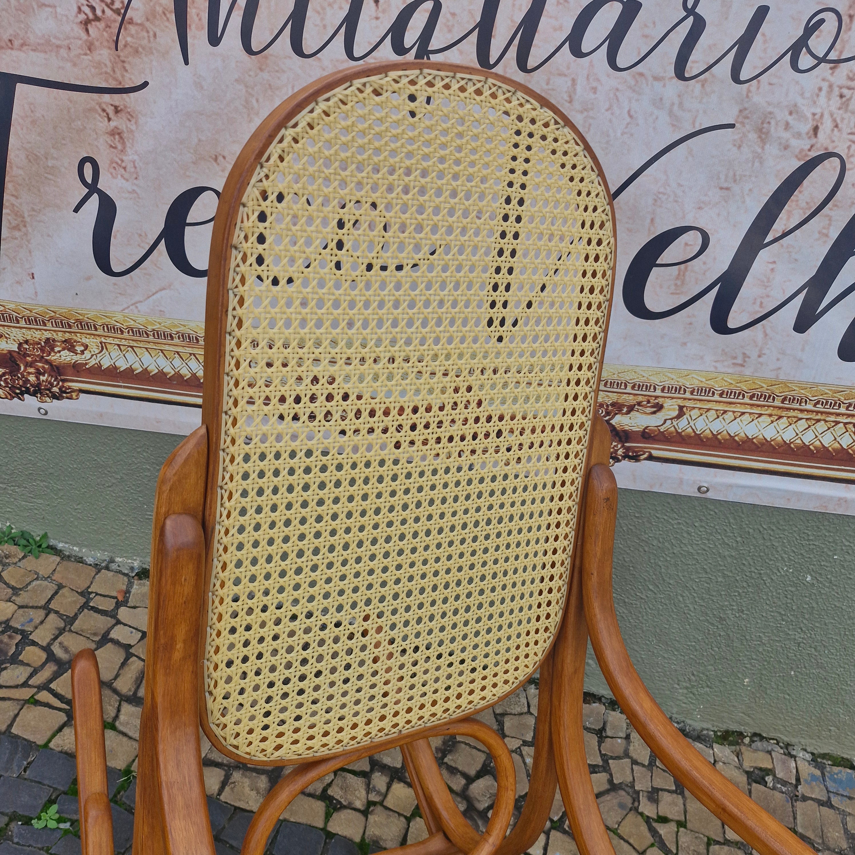 Cadeira de Balanço com palhinha 