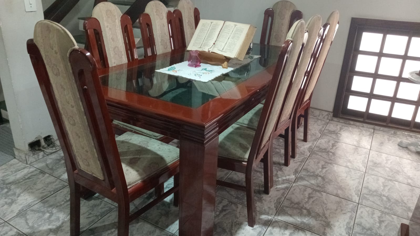 Mesa jantar Retangular com tampo em vidro + 8 cadeiras em madeira maciça