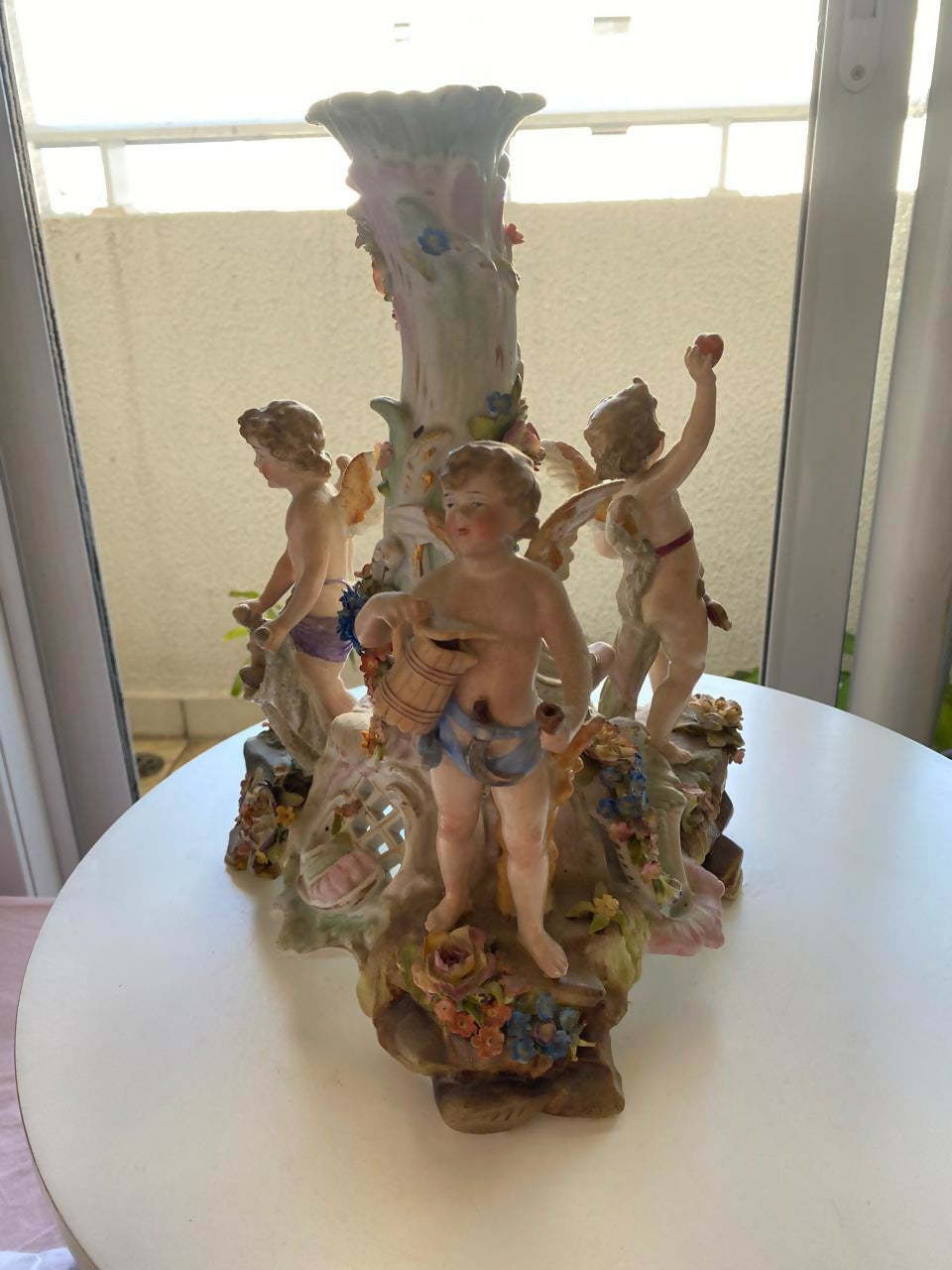 Centro de mesa antigo em porcelana alemã – estilo Dresden (Sitzendorf)