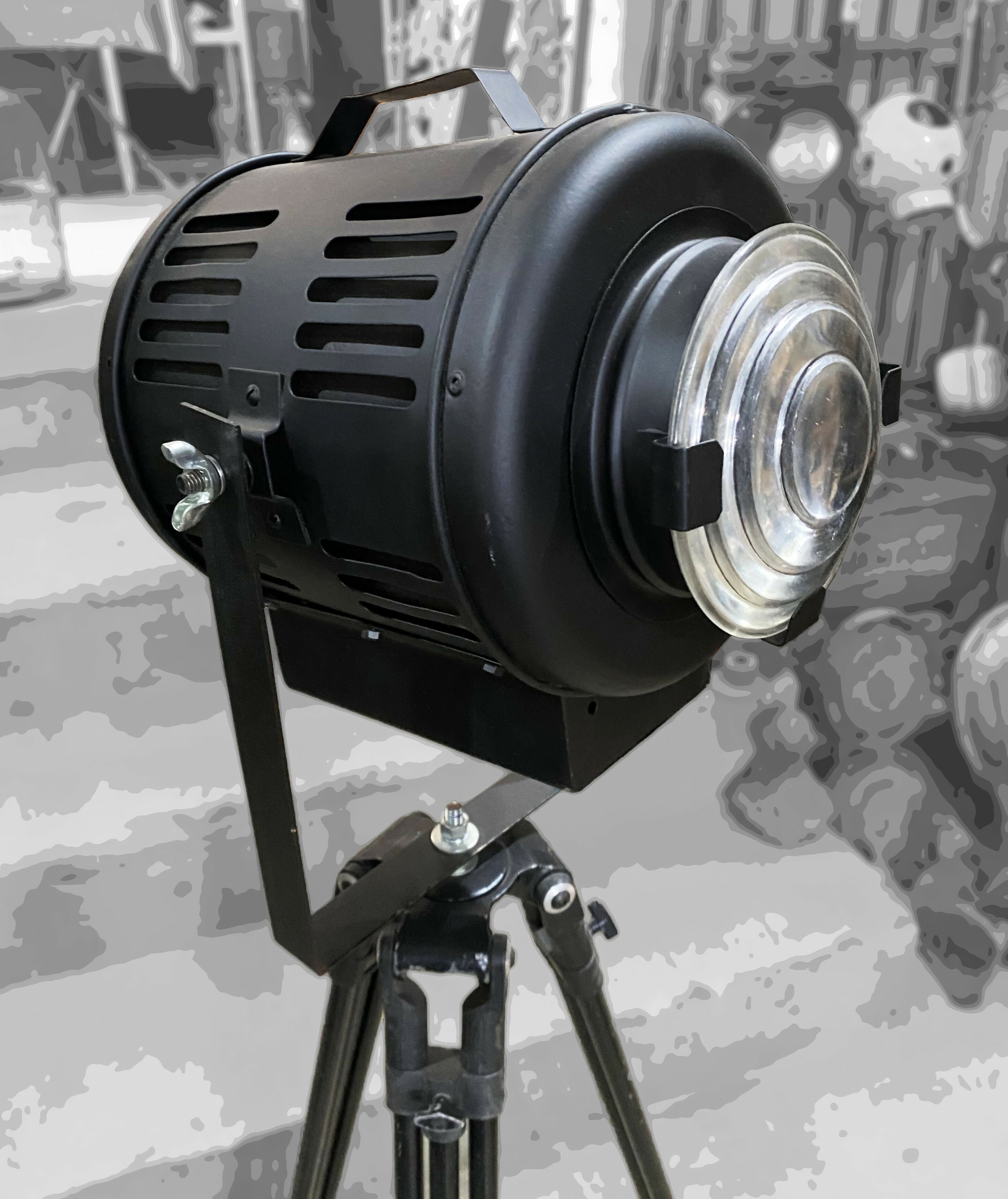 Luminária de chão com refletor de cinema