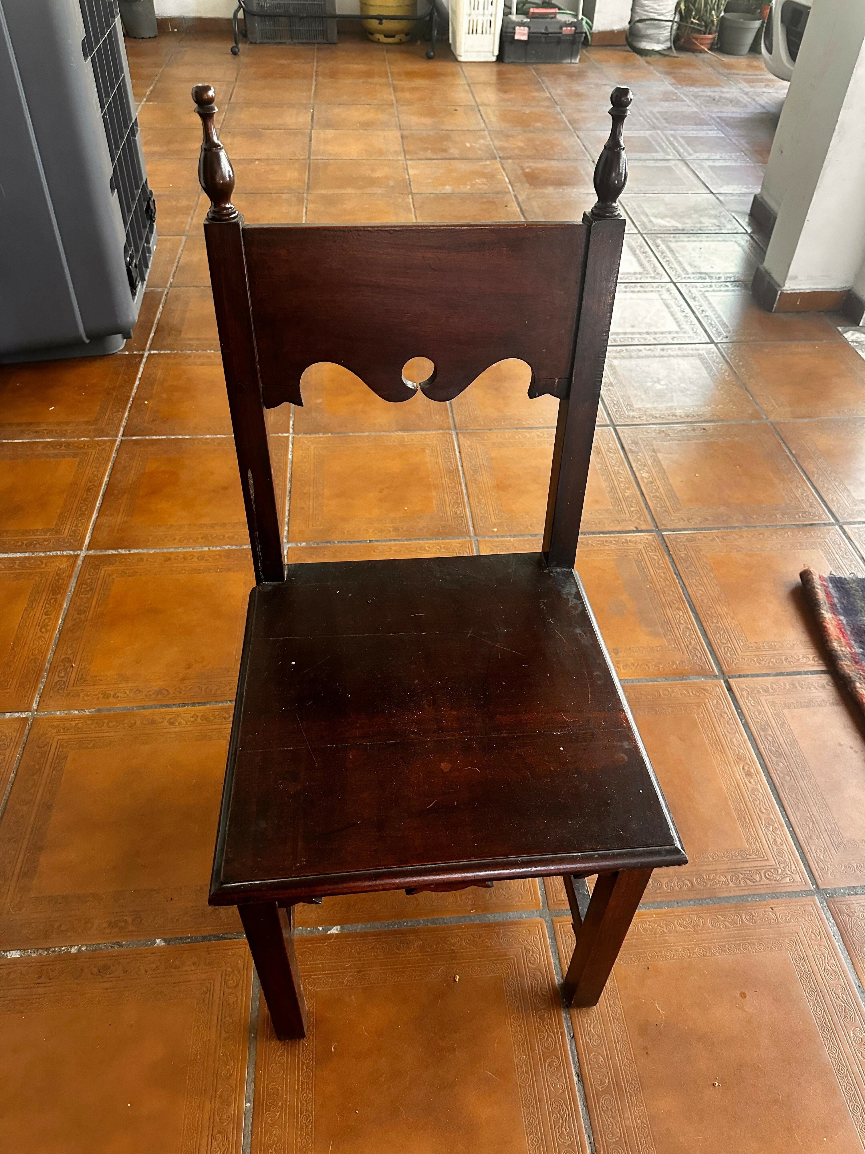 12 Cadeiras estilo espanhol madeira maciça (valor unitário)