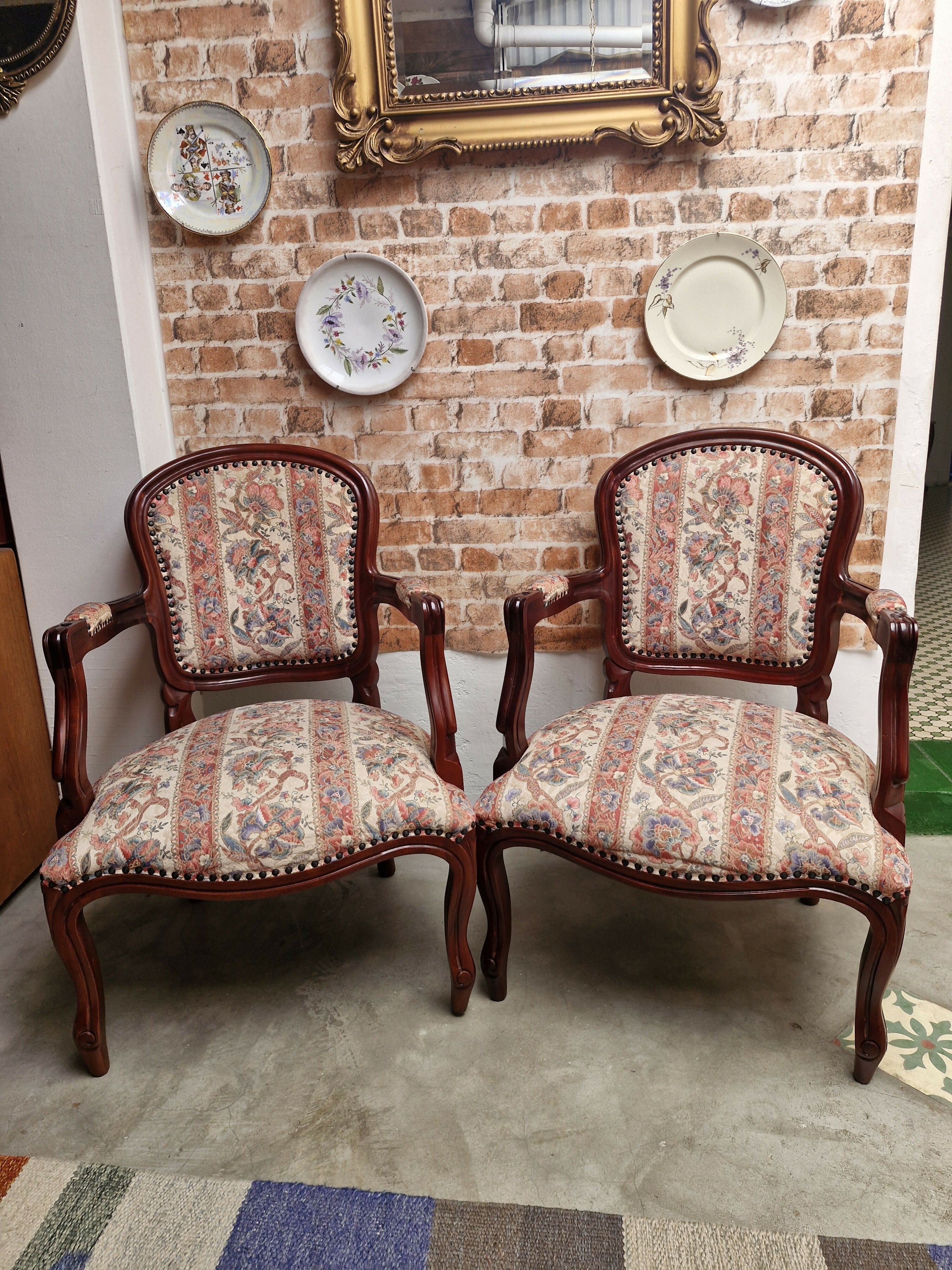 Par de Poltronas Luiz XV