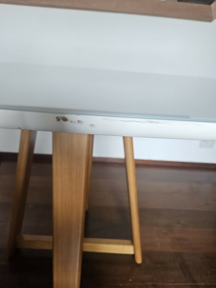 Mesa de jantar off white com madeira maciça