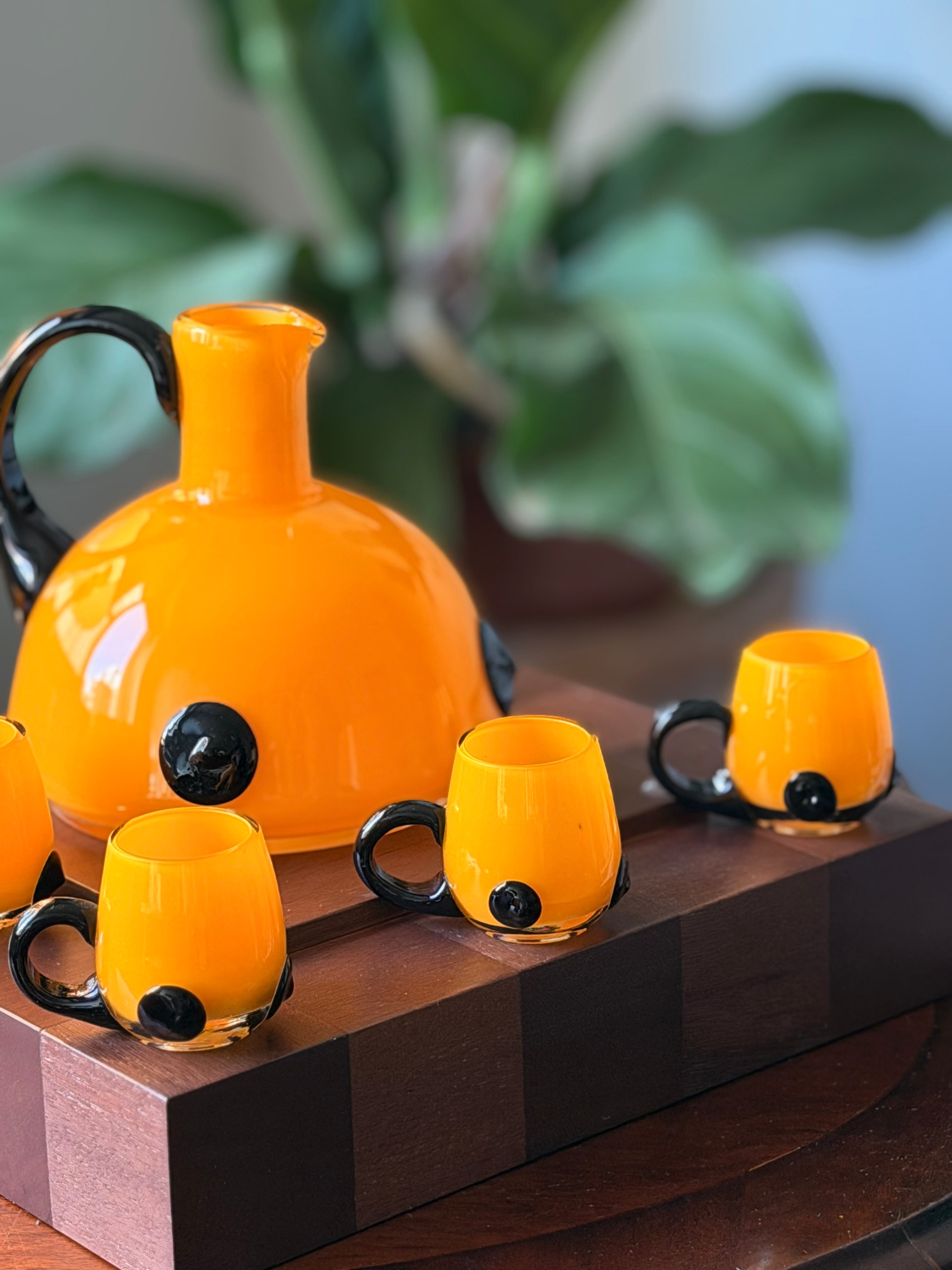 Licoreira e 5 copinhos em vidro amarelo e preto - Tango Glass