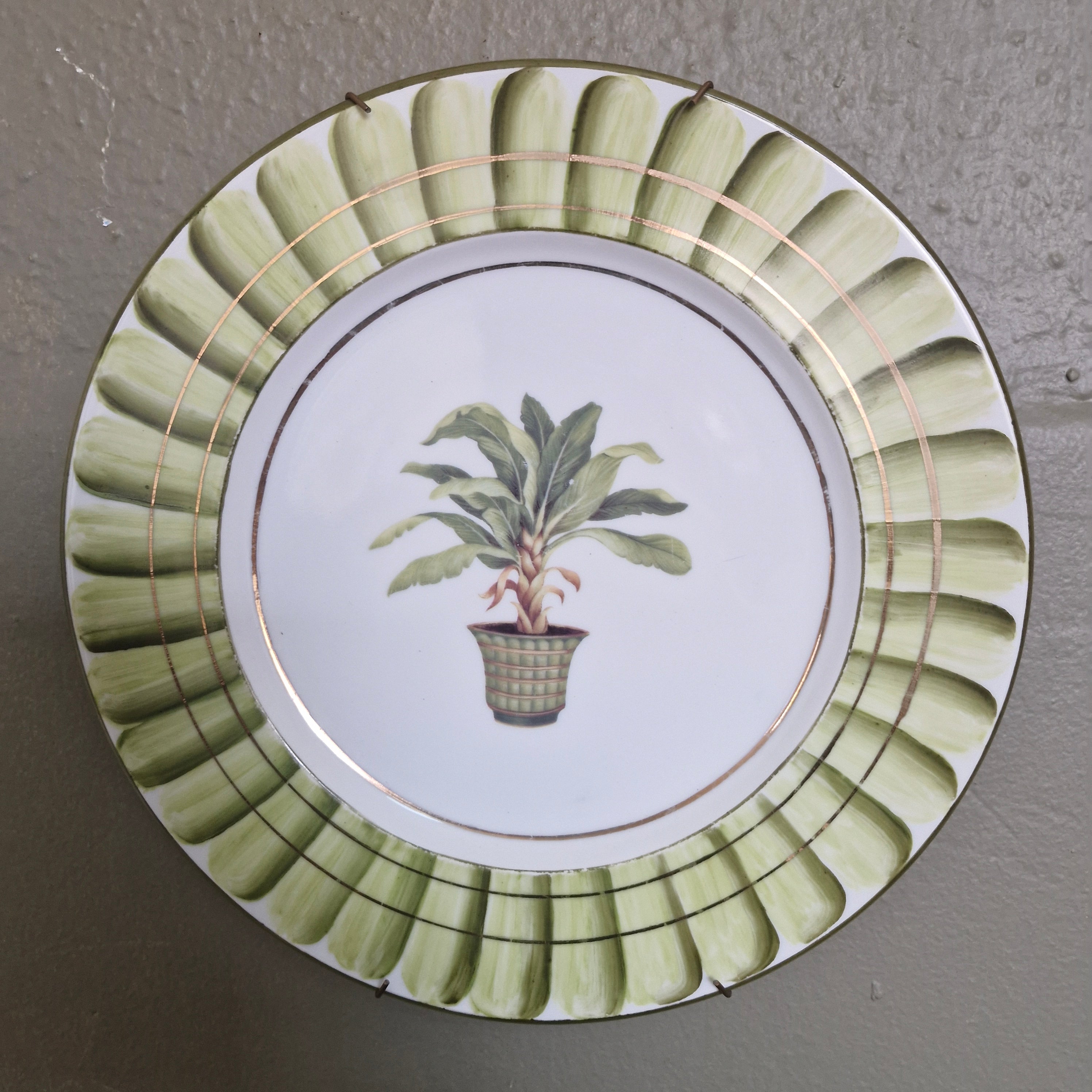 Prato Porcelana Decorativo com pintura de Planta 