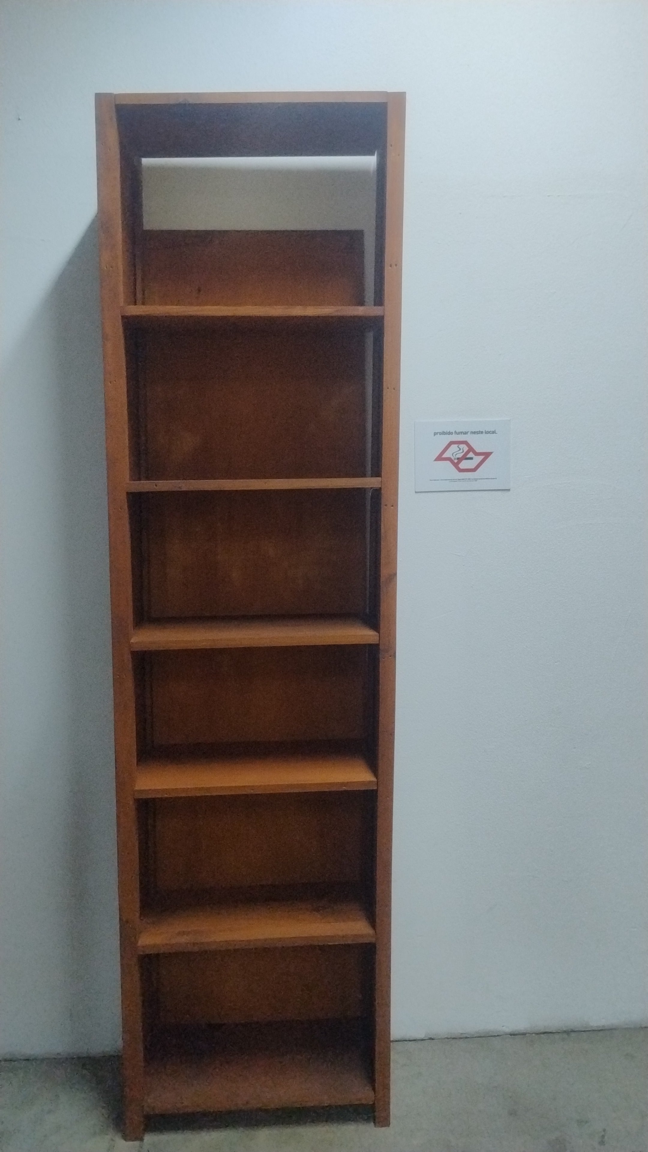 Estante para livros em Madeira Maciça - anos 80