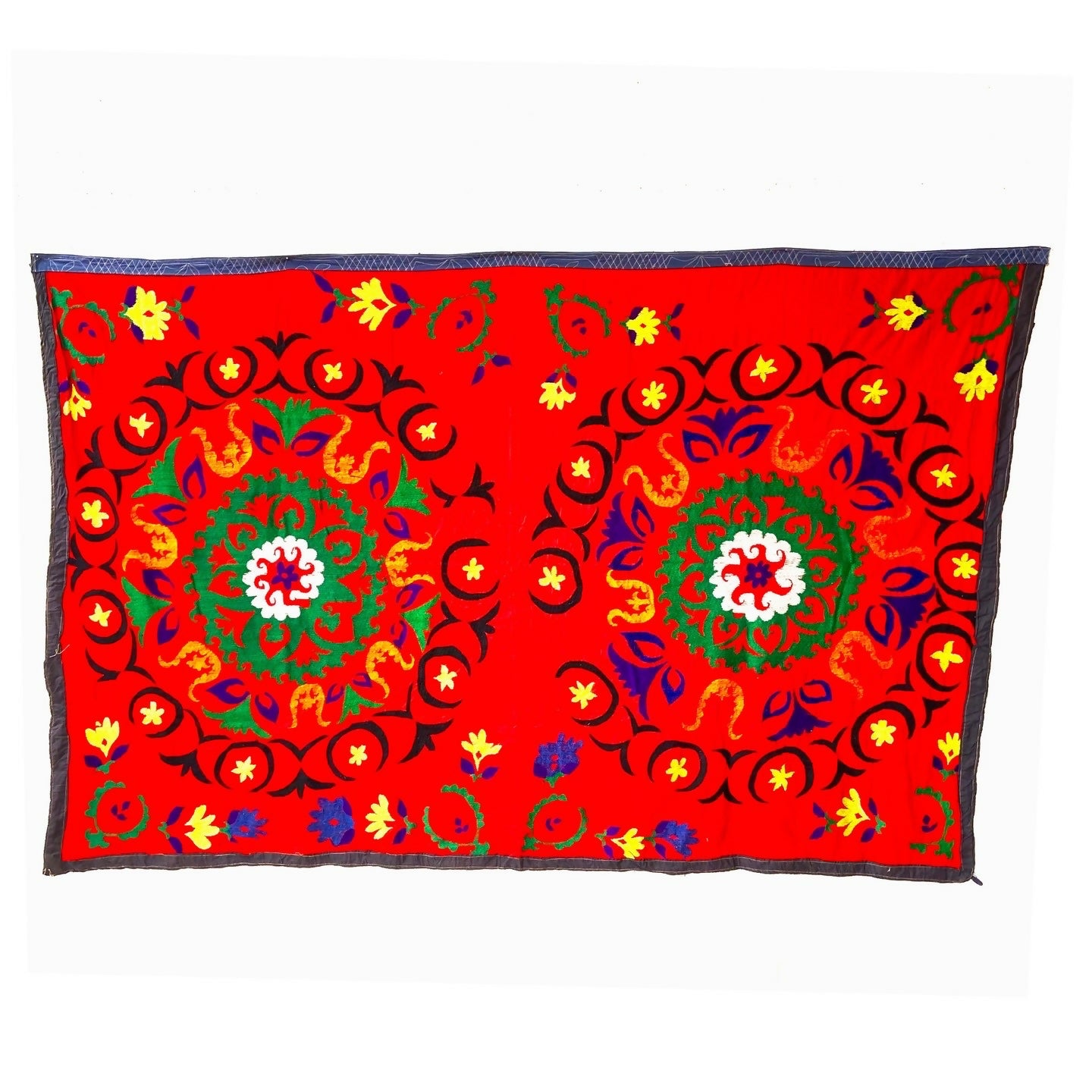 Bordado Suzani feito no Uzbequistão