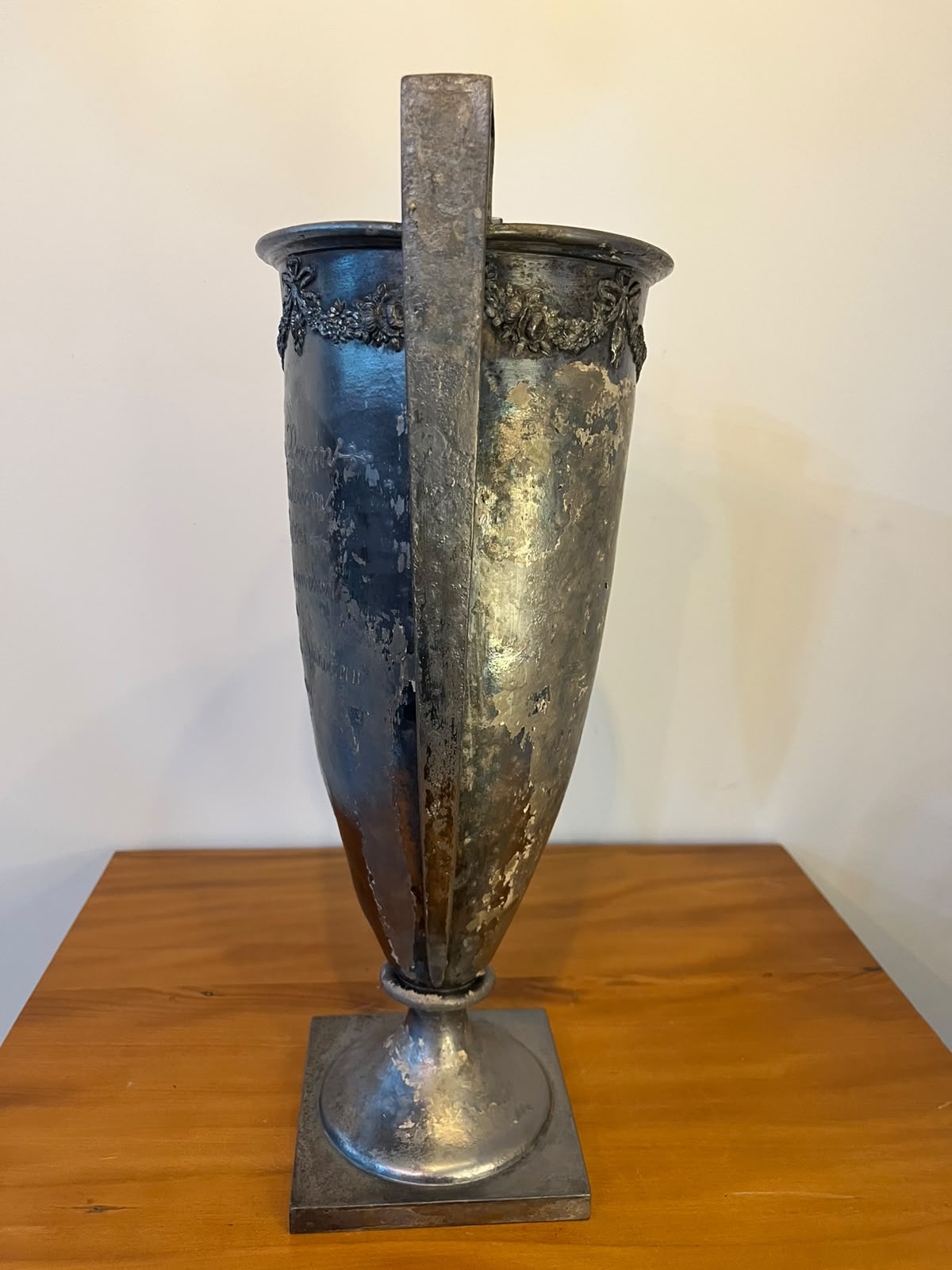 Troféu alemão histórico em metal prateado – datado de 1924 – 43,5 cm