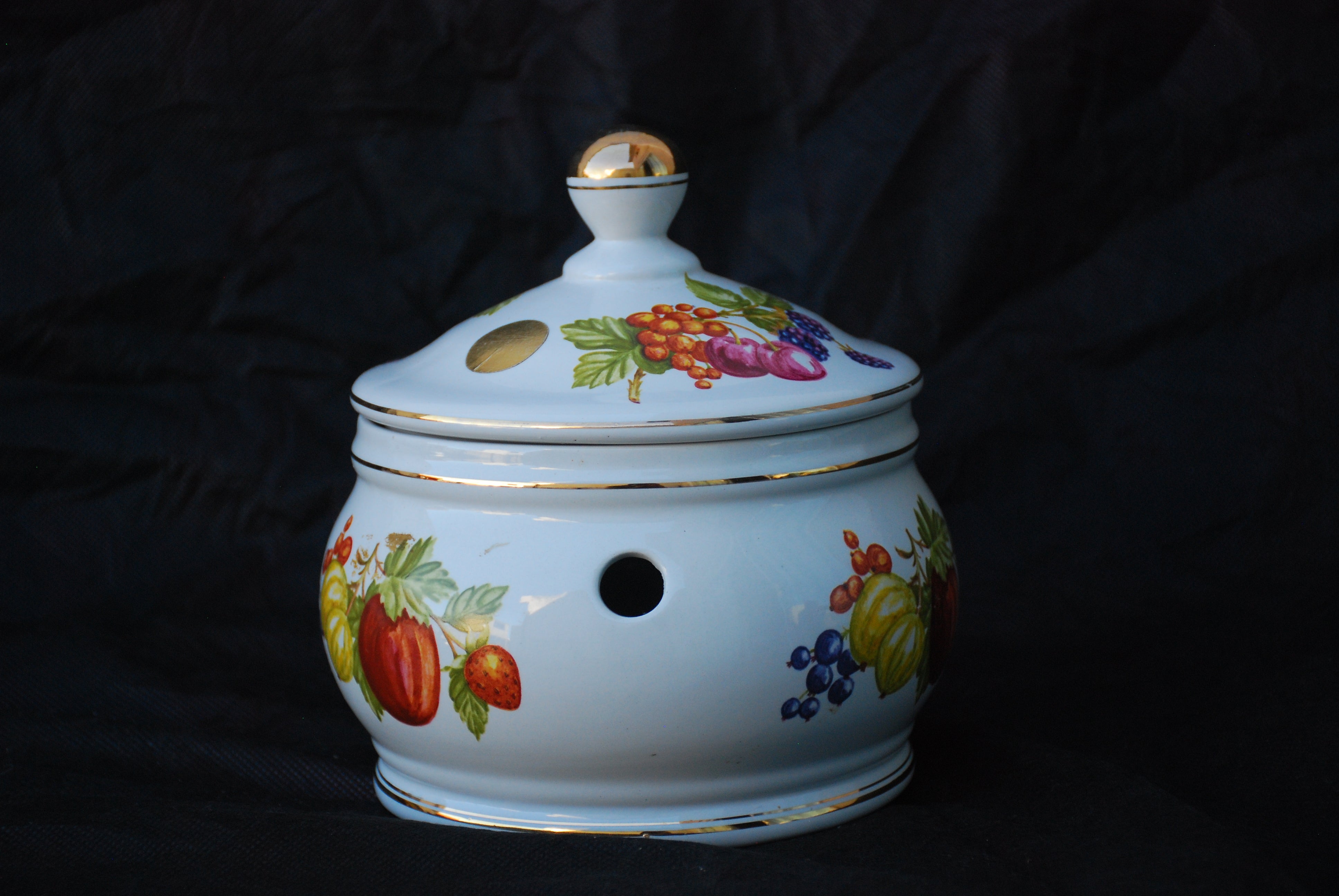 Potiche porta alho de porcelana portuguesa da linha frazarte classic,