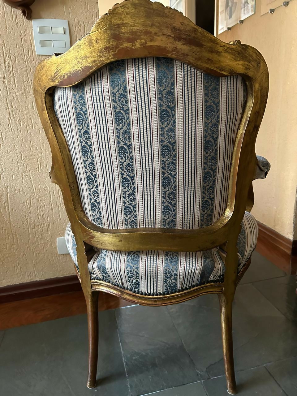 Par de Poltronas Luis XV em tecido listrado