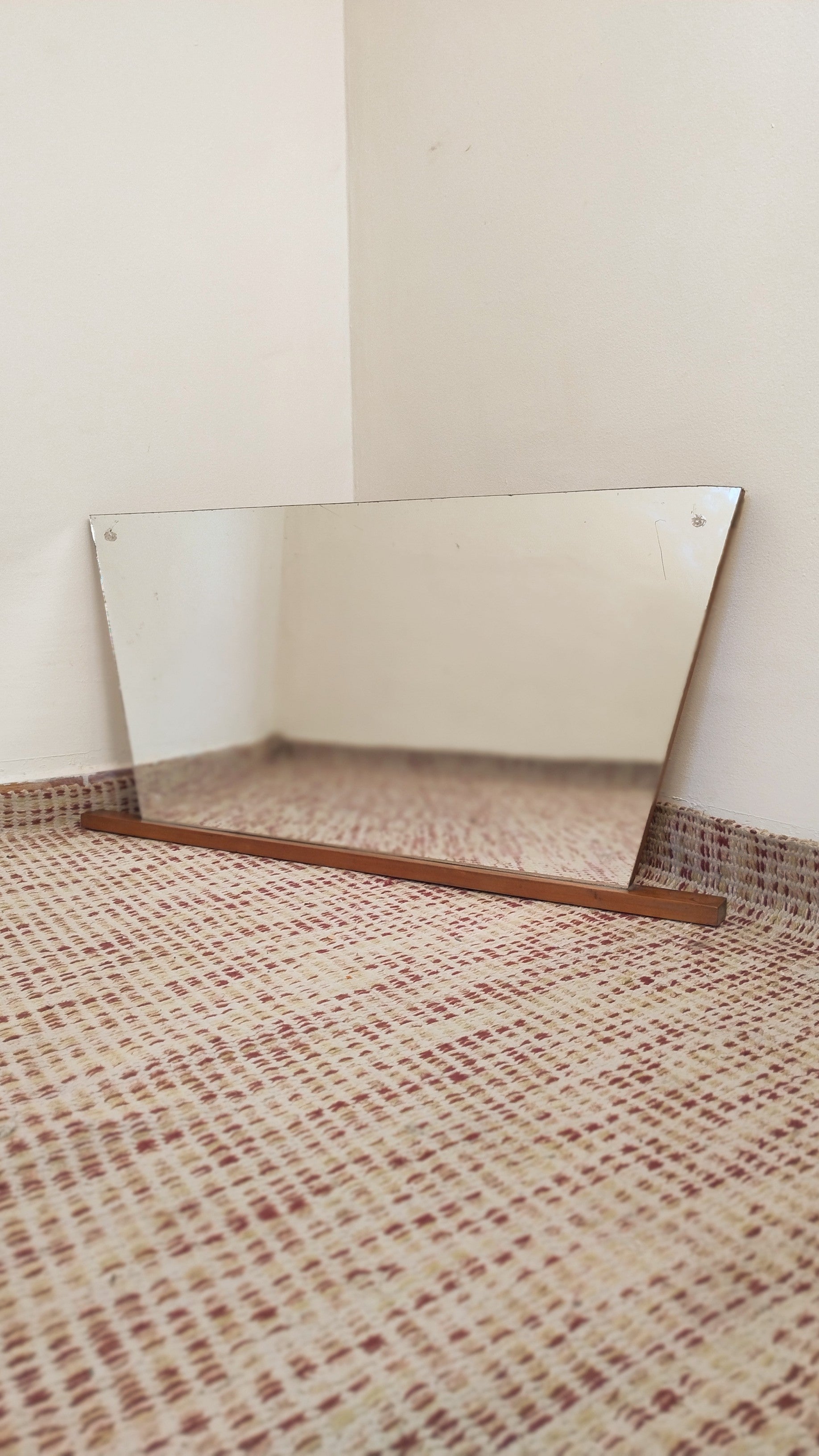 Espelho retangular anos 60 em madeira maciça (L-90,5cm X 89,5cm)