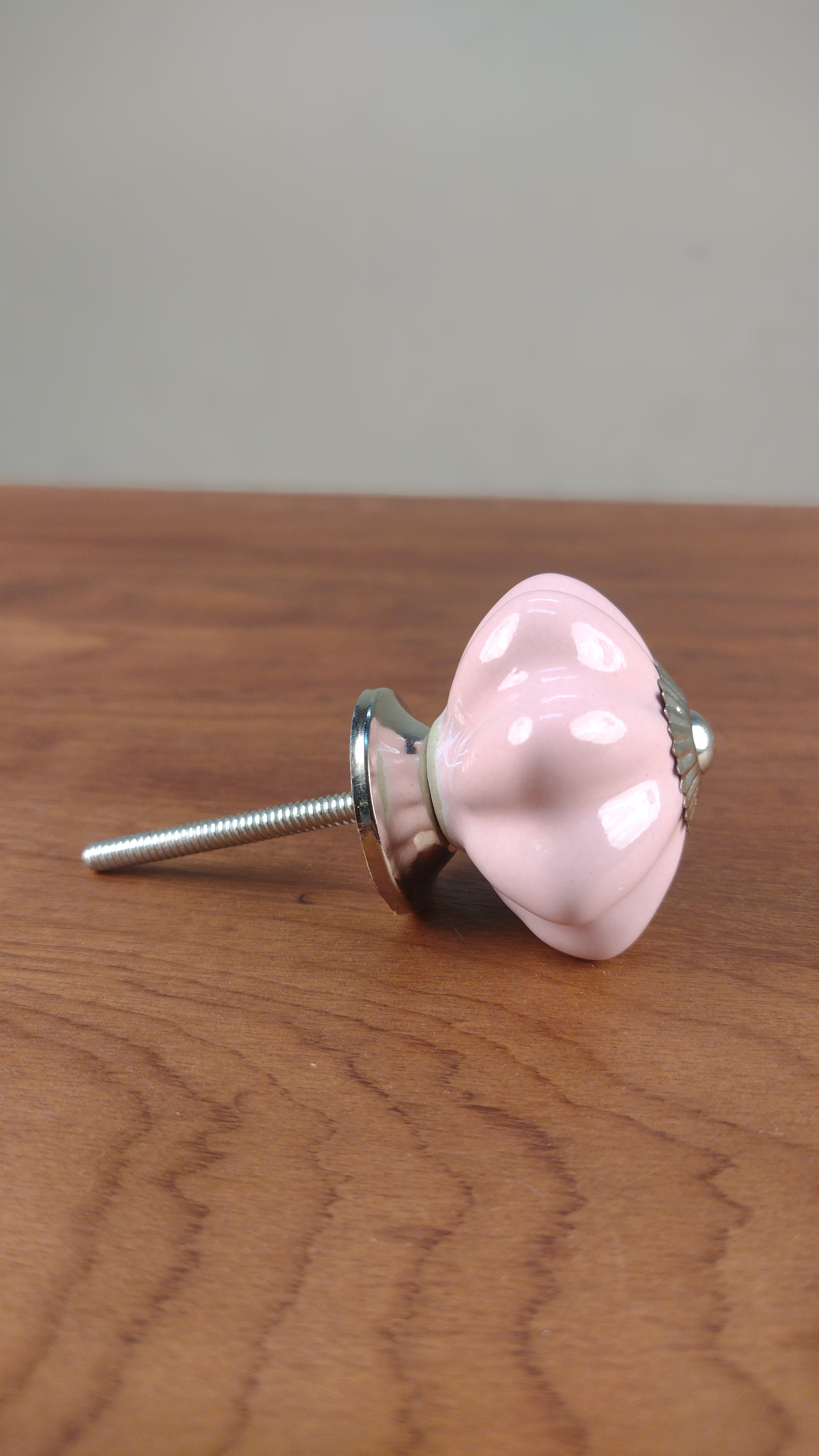 Puxador de cerâmica rosa e metal ( D-4,5cm)
