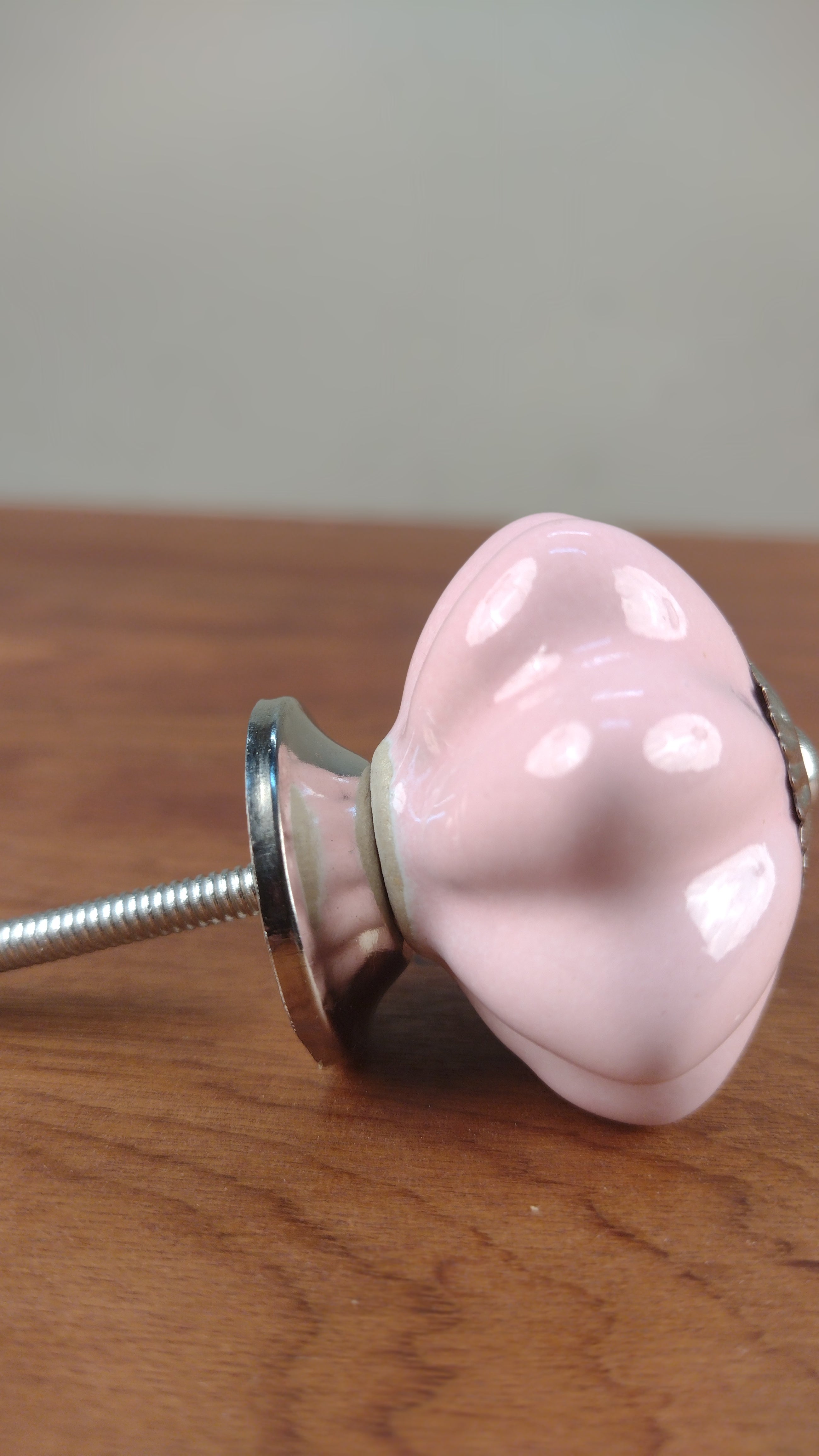 Puxador de cerâmica rosa e metal ( D-4,5cm)
