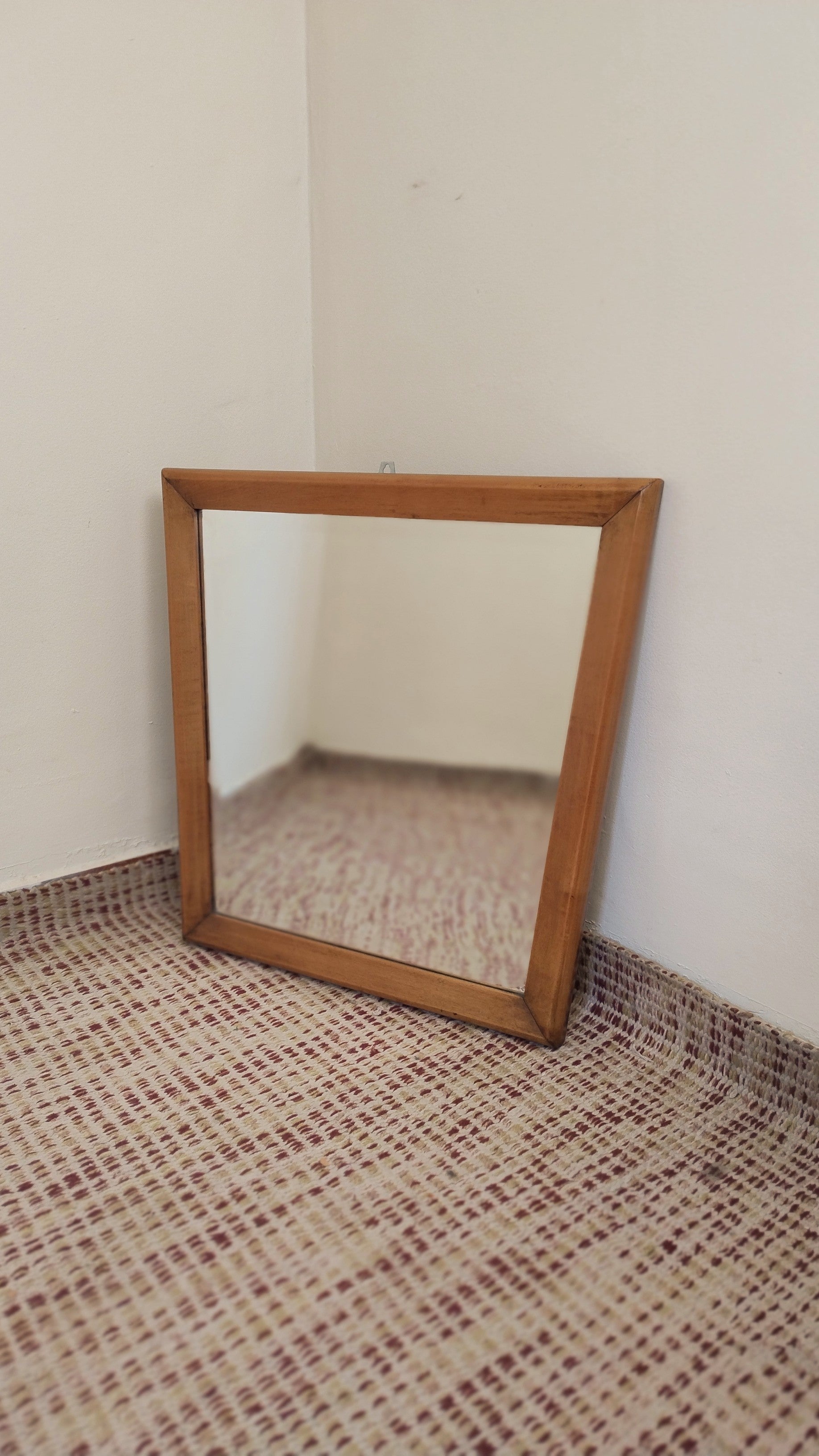 Espelho bisotado retangular anos 60 em madeira maciça clara ( 100cm X 63,5cm)
