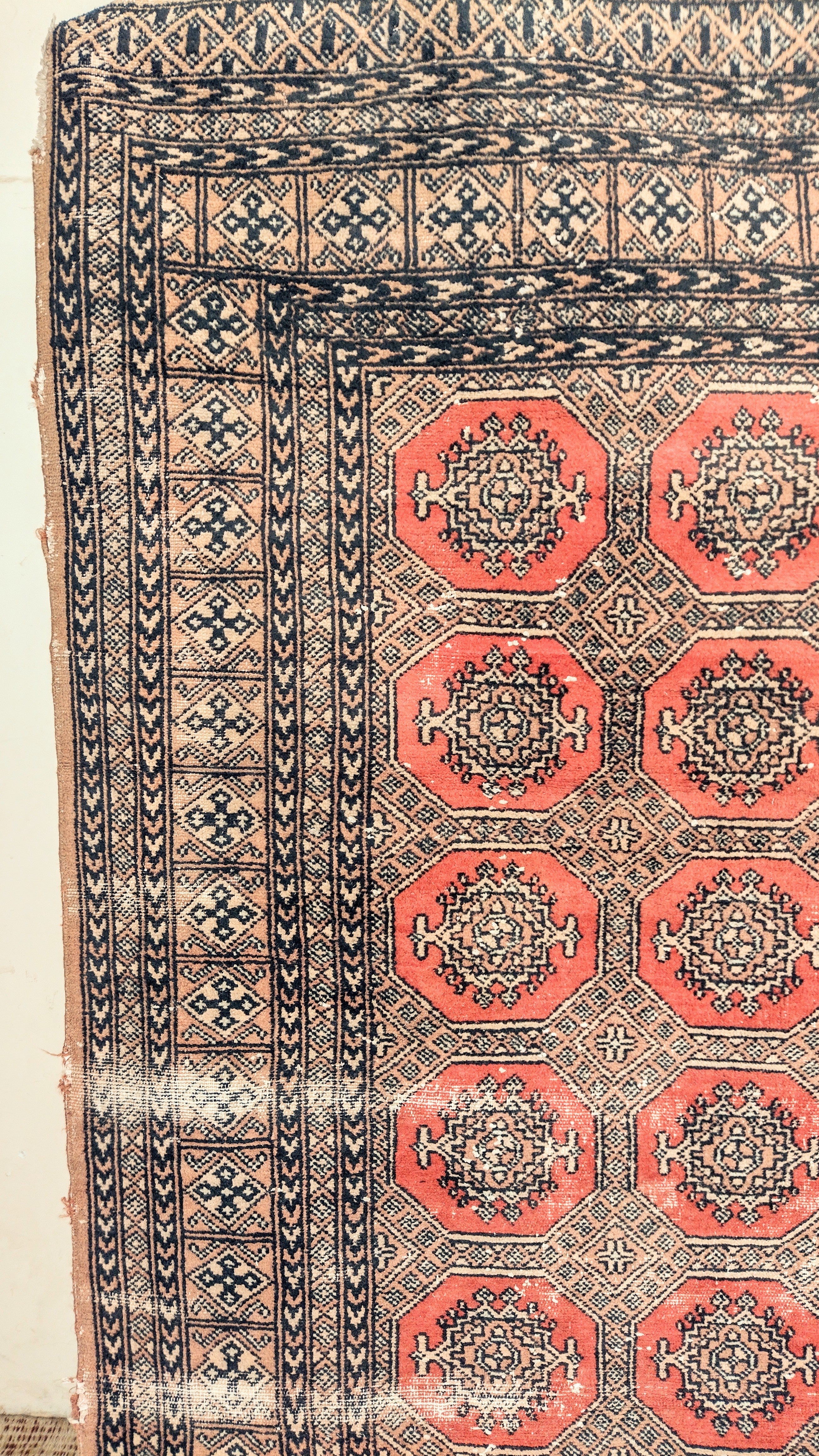 Tapete antigo em lã com padronagem geométrica (240cm X 155cm)