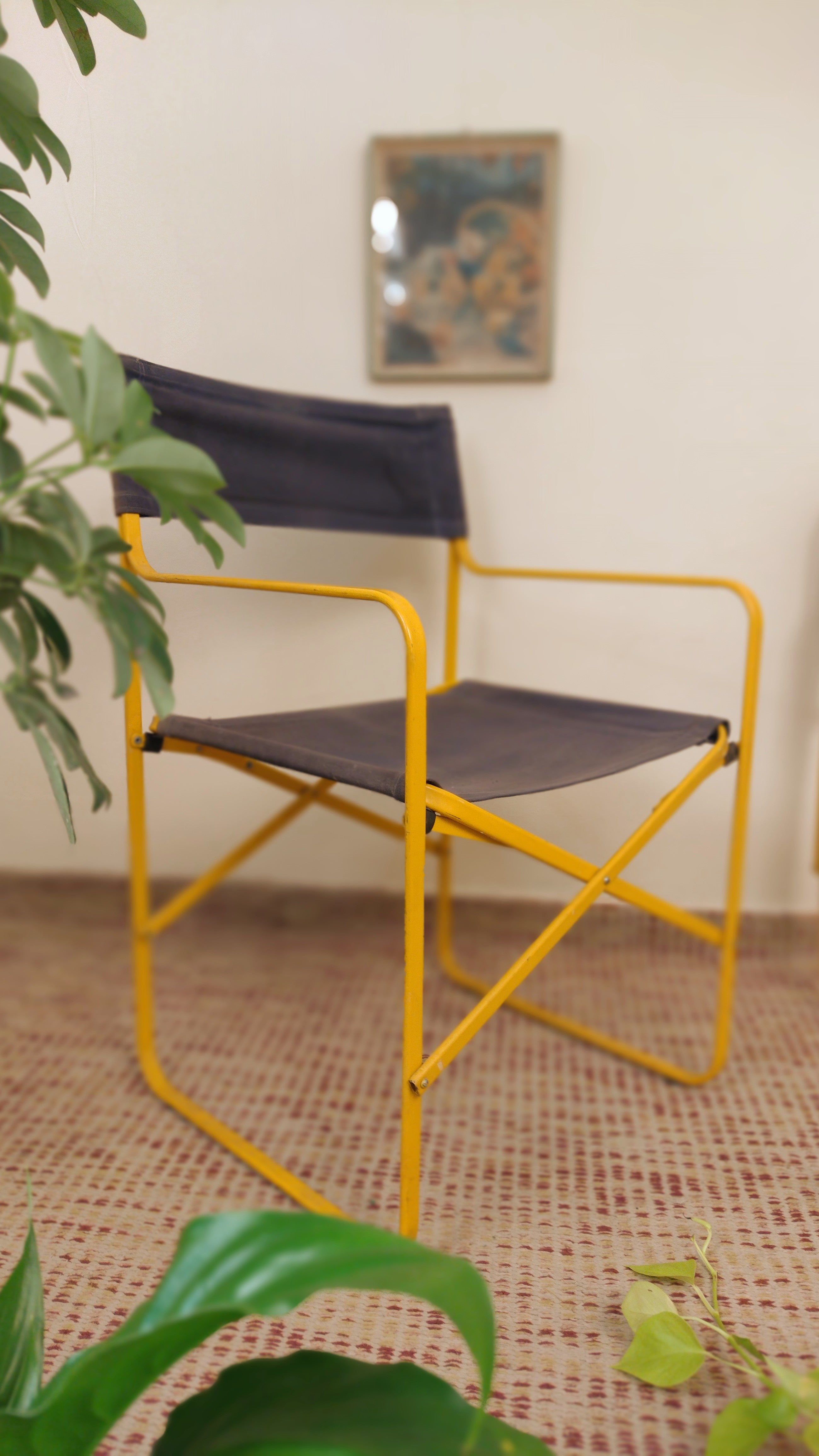 Cadeira dobrável estilo Diretor em ferro amarelo e tecido azul