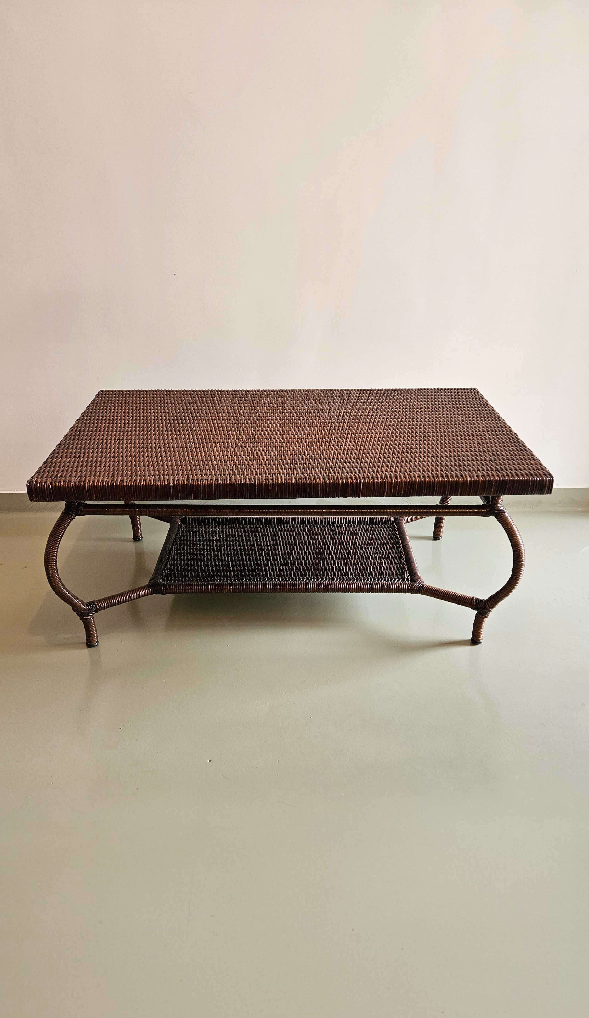 MESA DE CENTRO RETANGULAR EM JUNCO ANOS 60 ARMANDO CERELLO