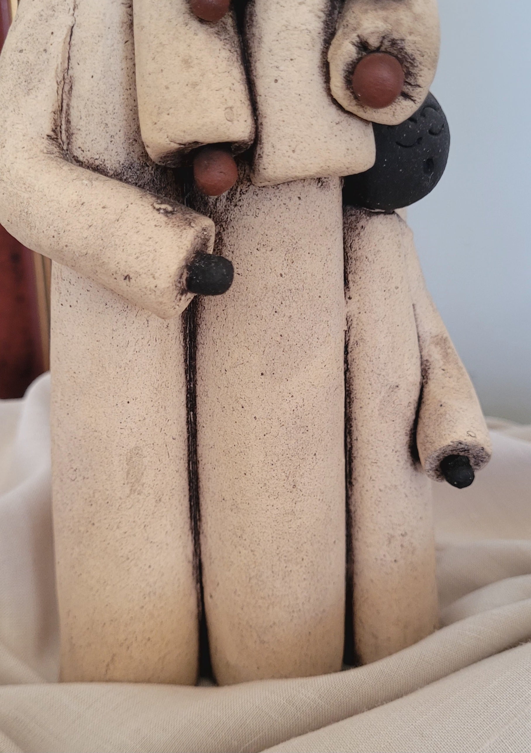 Escultura "A Família" – Isabel Lacerda (Portugal) em argila
