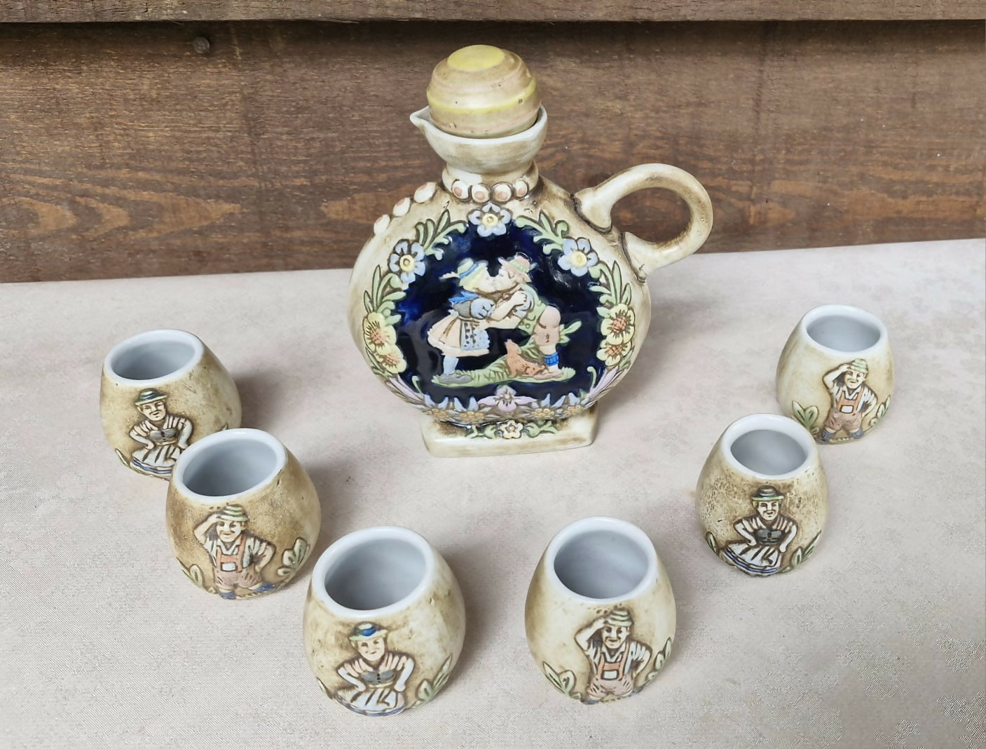 Antiga licoreira com 6 copinhos - Peça de coleção